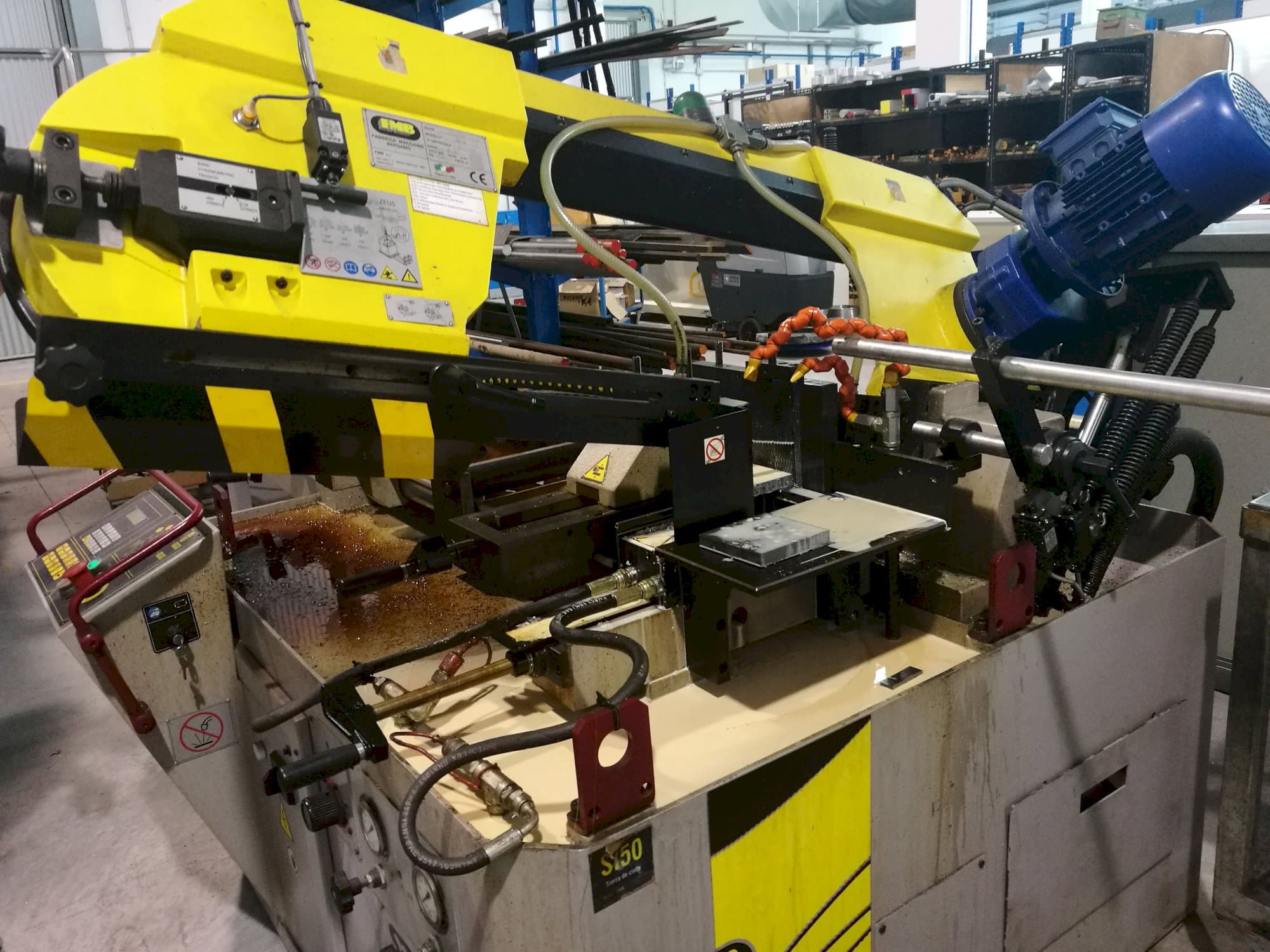 Čelní pohled  na FMB Zeus stroj