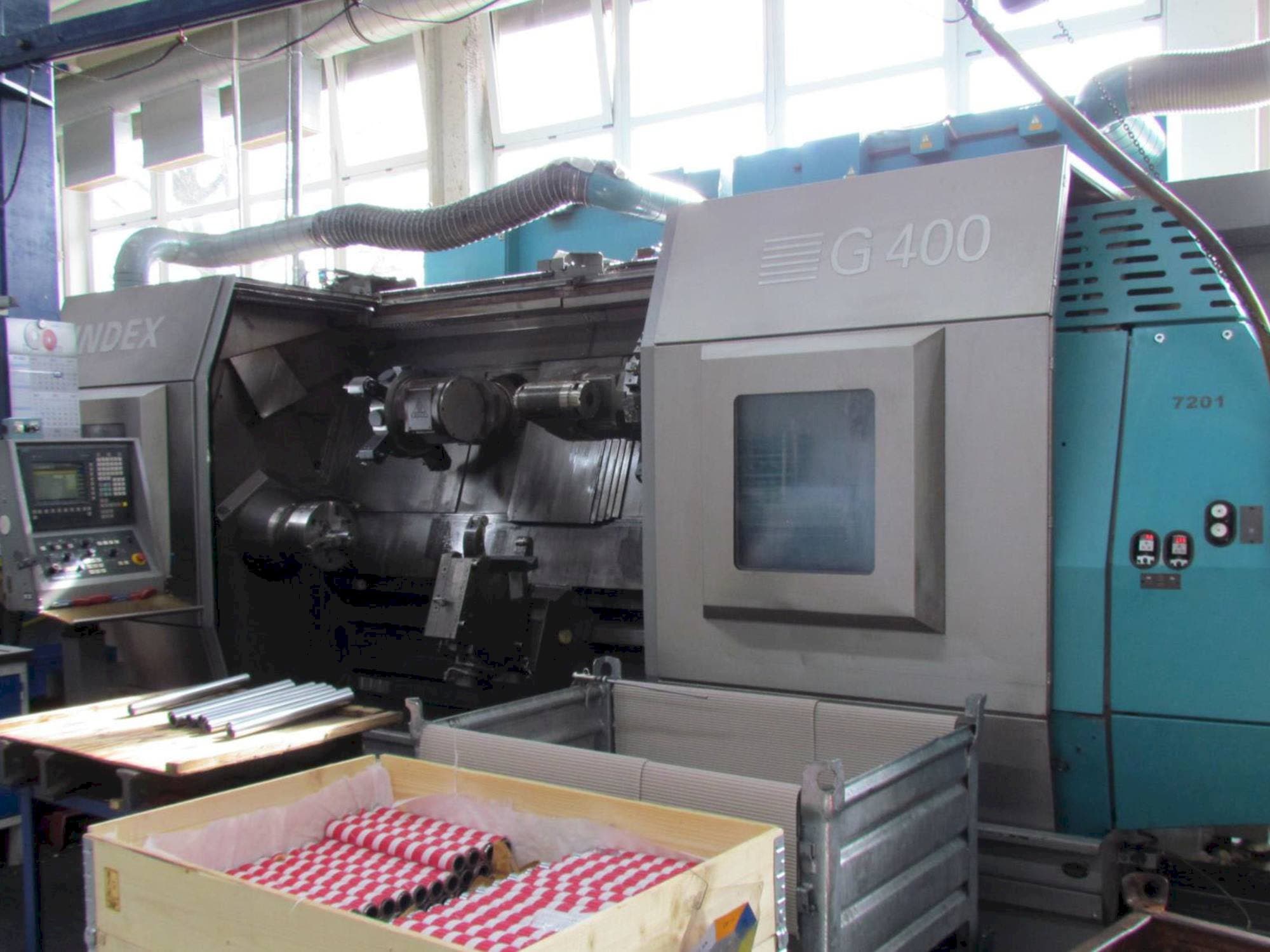 Čelní pohled  na Index G400  stroj