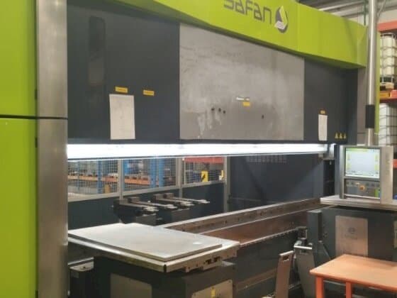 Čelní pohled  na Safan SAFAN E-brake 300-4100  stroj