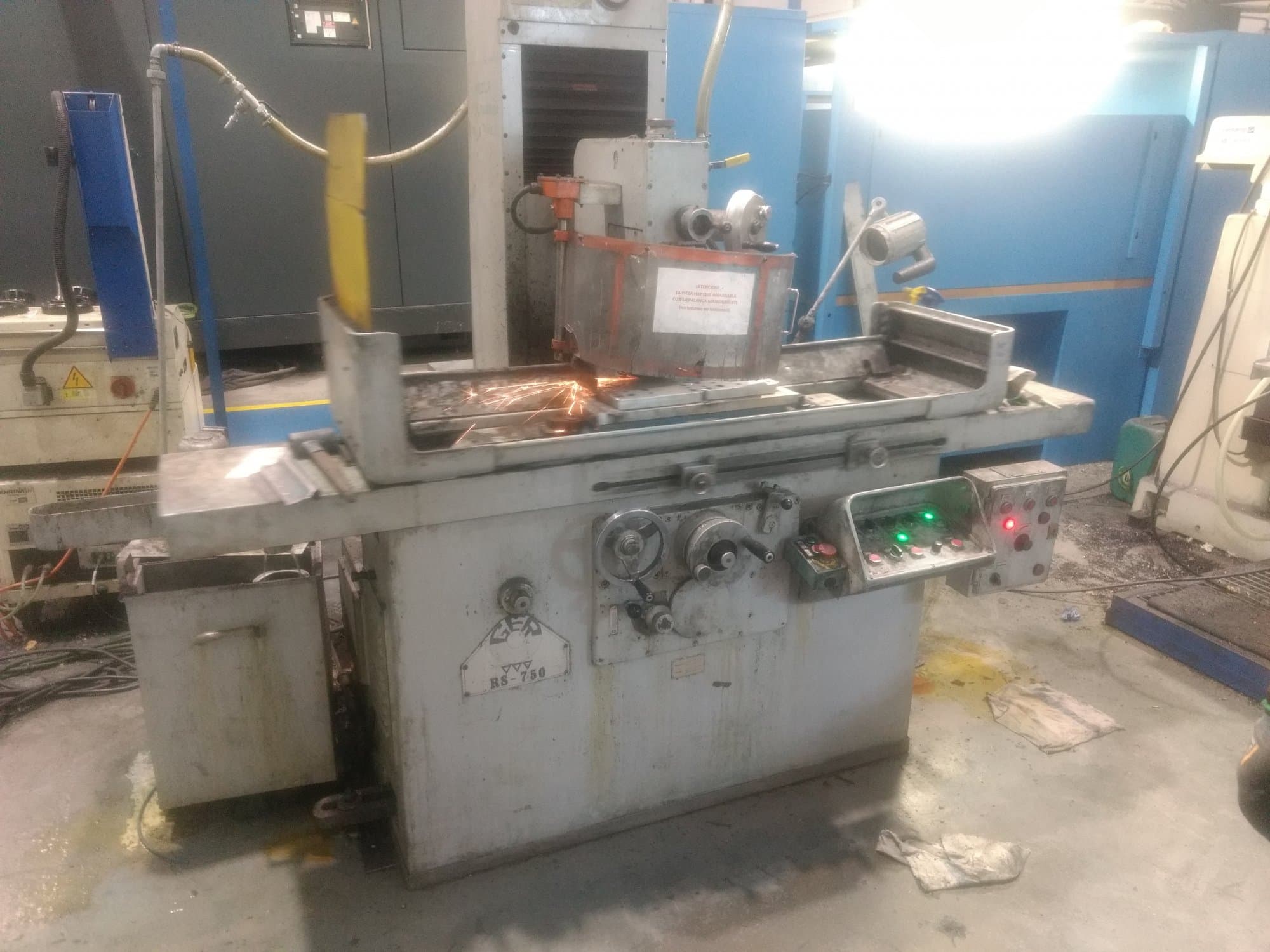 Čelní pohled  na GER R.S. 750 stroj