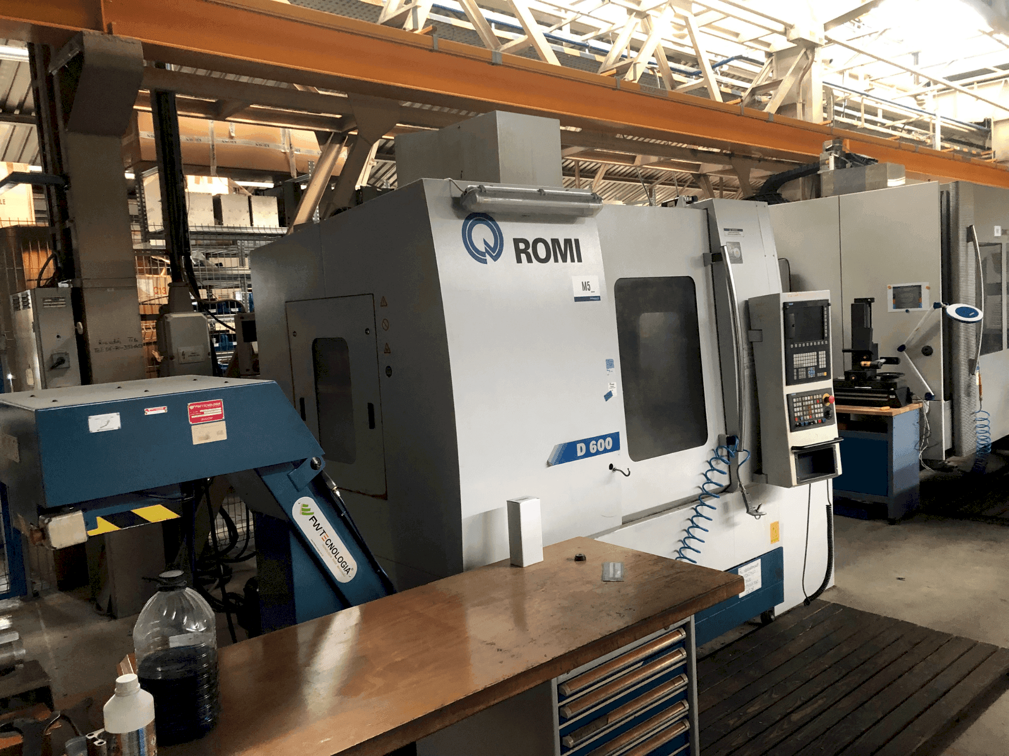 Čelní pohled  na Romi D600  stroj