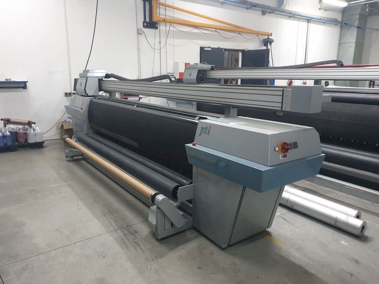 Čelní pohled  na JETI 3300  stroj