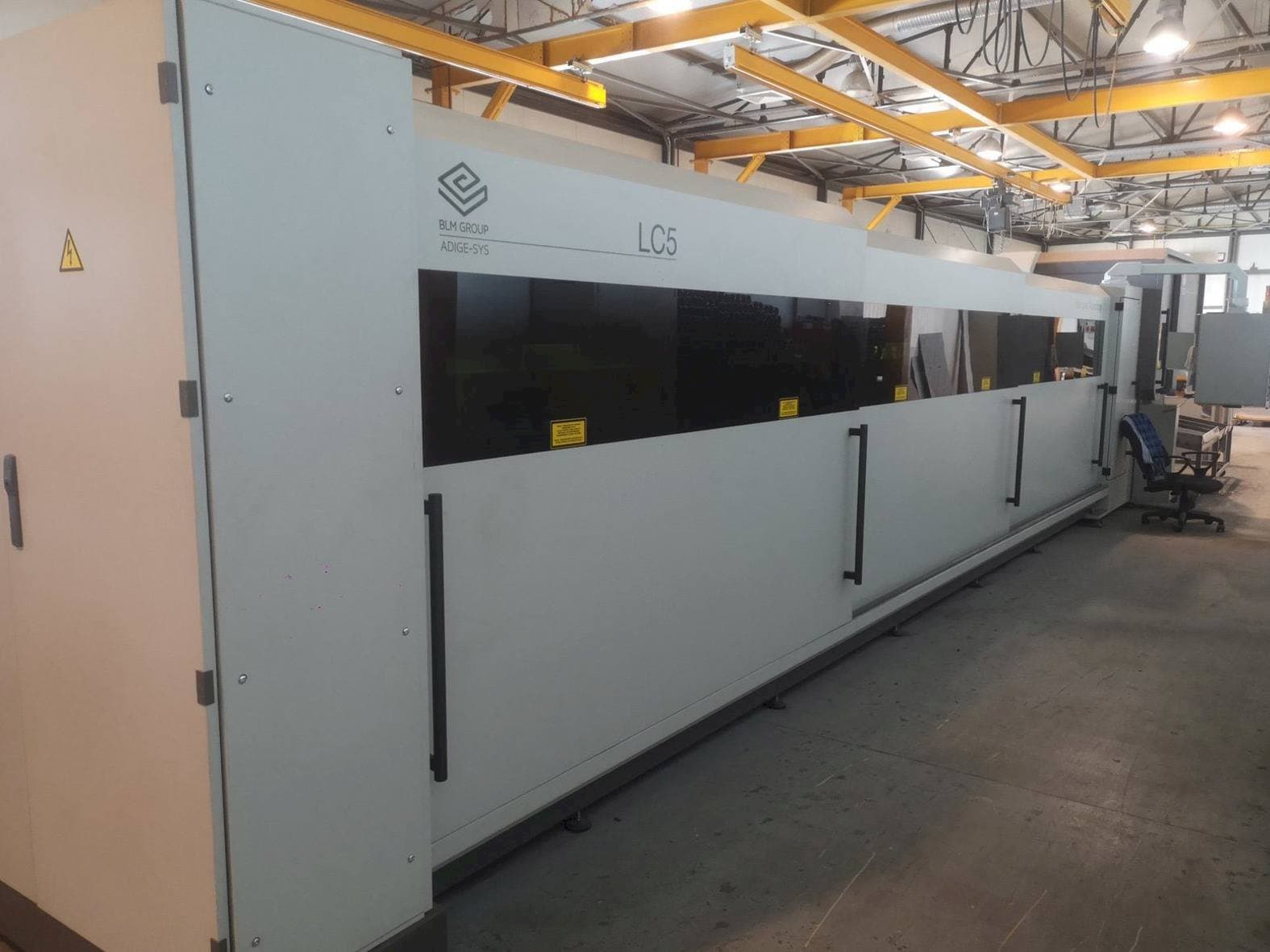 Levý boční pohled  na BLM LC5  stroj