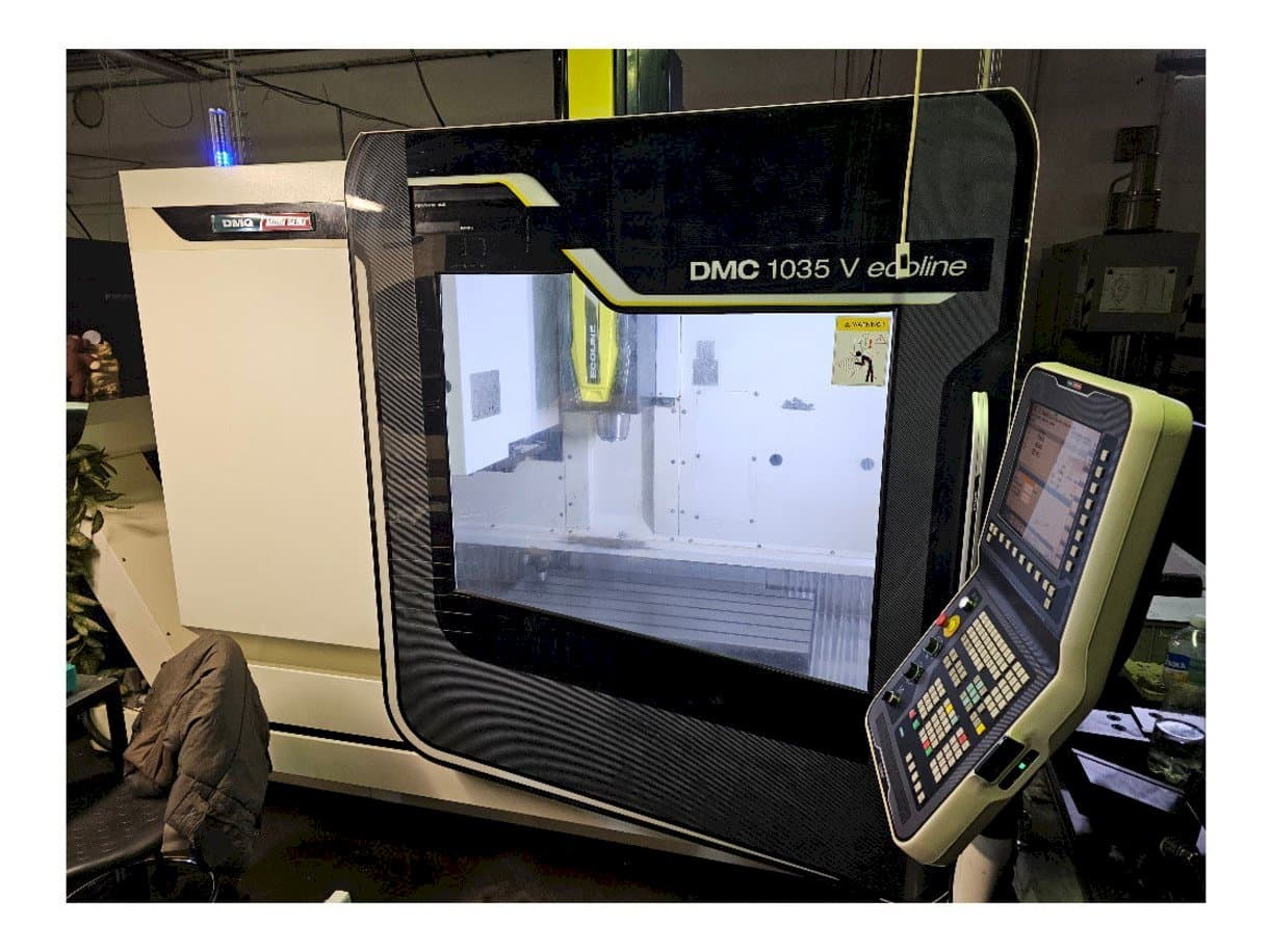 Čelní pohled  na DMG DMC 1035 V ecoline  stroj