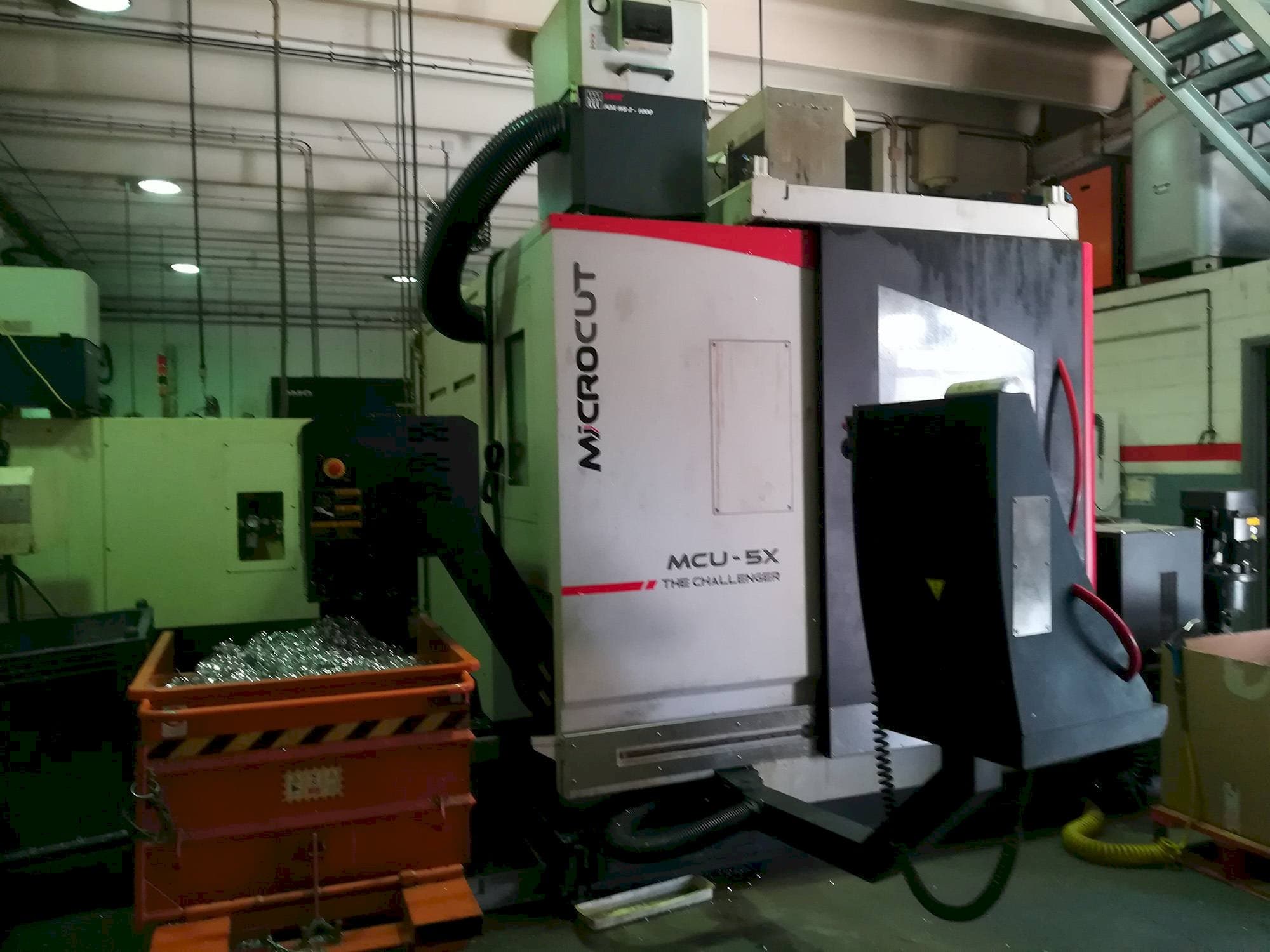 Čelní pohled  na MICROCUT MCU-5X  stroj