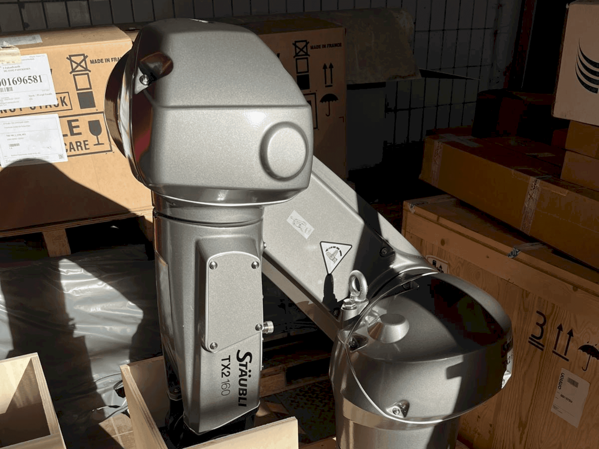 Čelní pohled  na STAUBLI TX2-160 HE  stroj