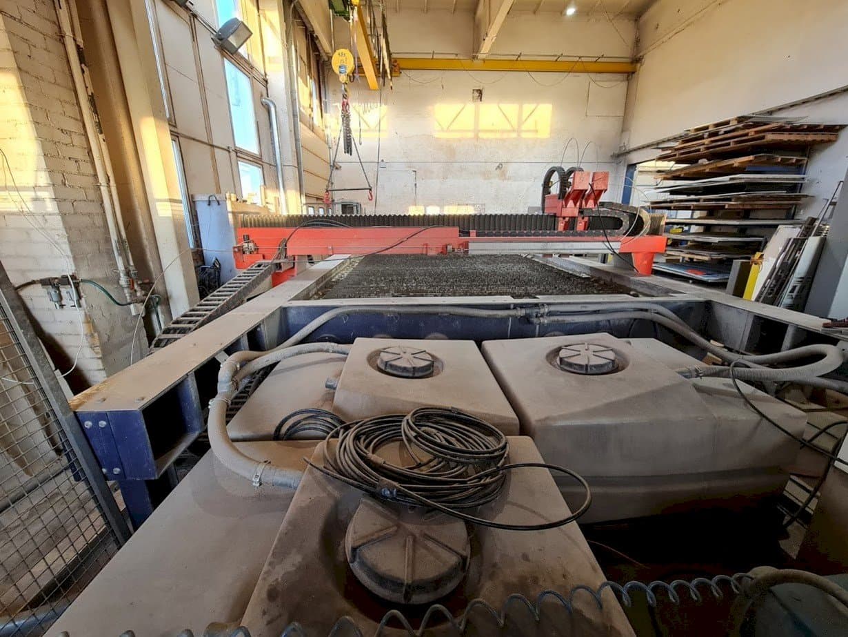 Čelní pohled  na Bystronic ByJet Classic L 6030  stroj