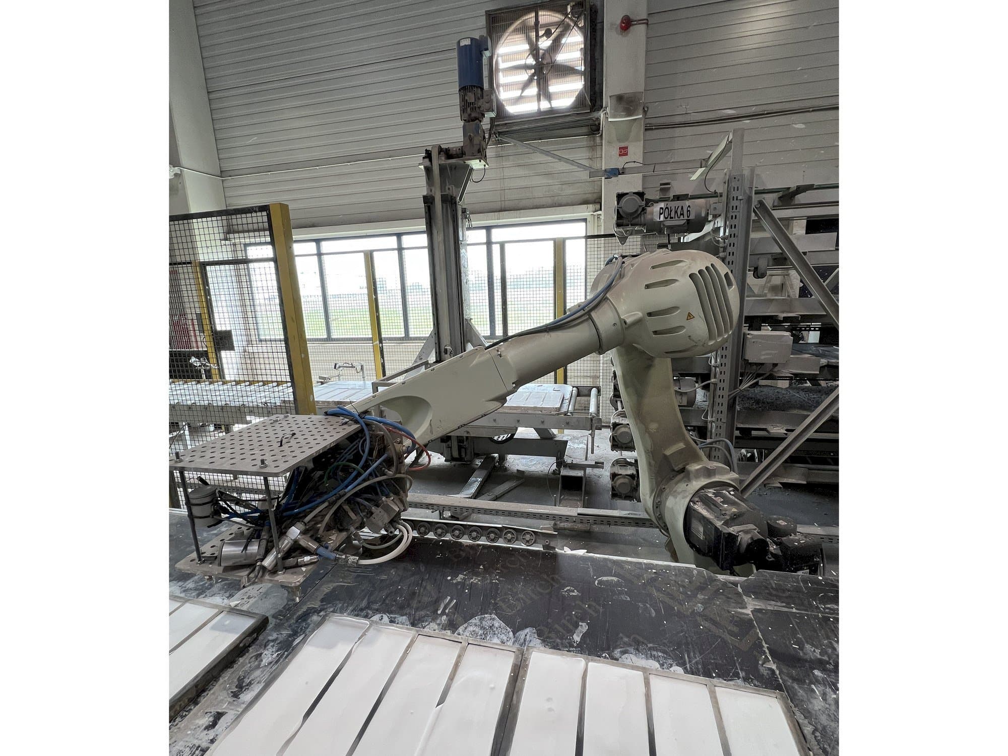 Čelní pohled  na Kawasaki 3RS050N-BC02  stroj