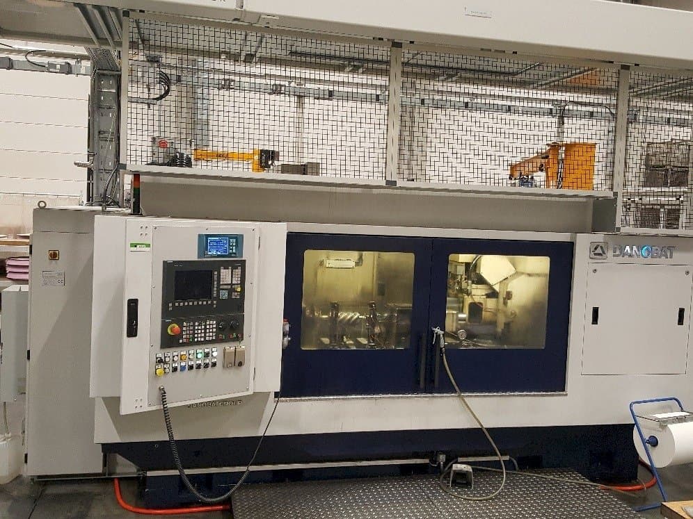 Čelní pohled  na DANOBAT WT-62-3B  stroj