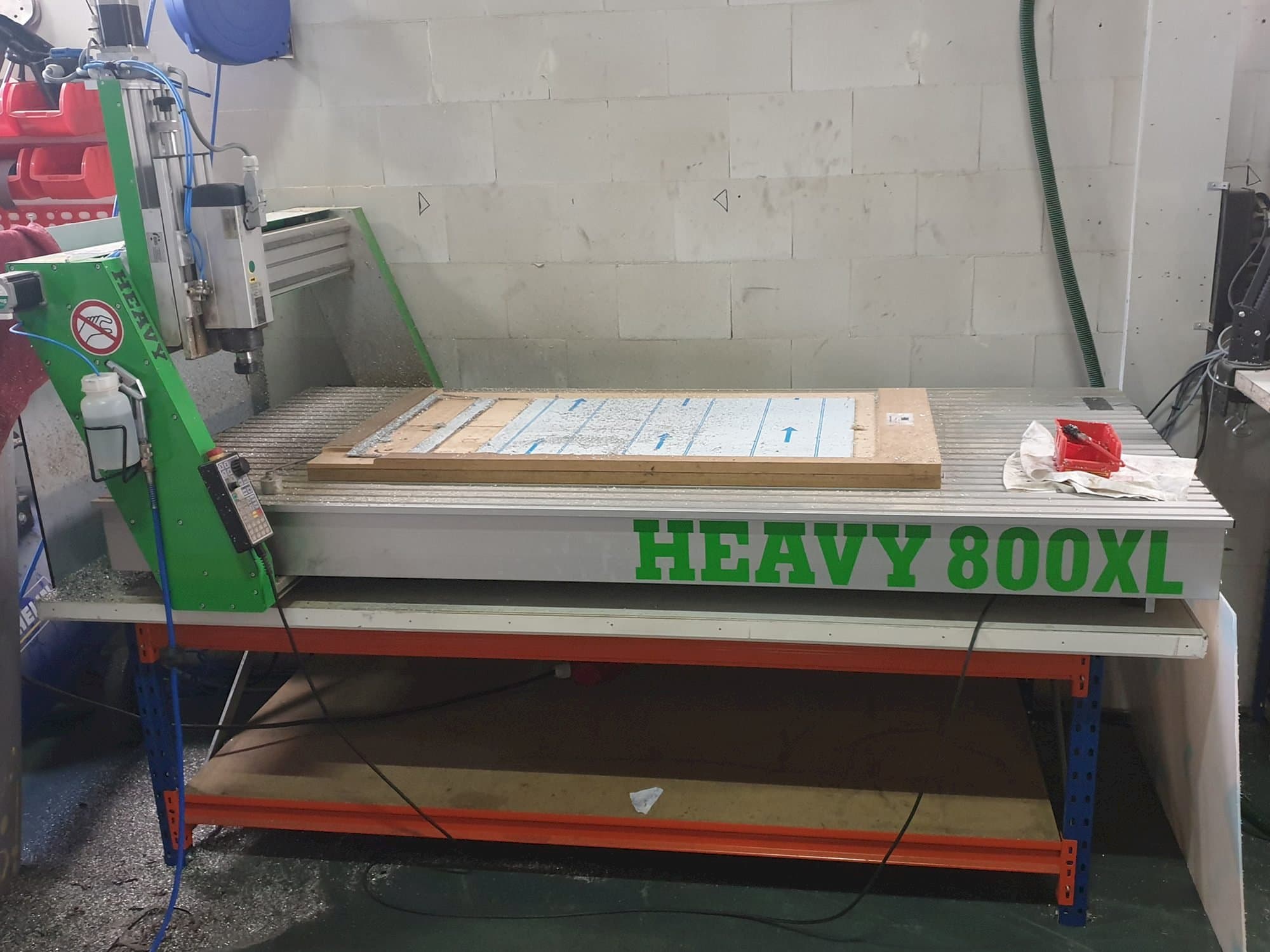 Čelní pohled  na EAS HEAVY 800 XL stroj