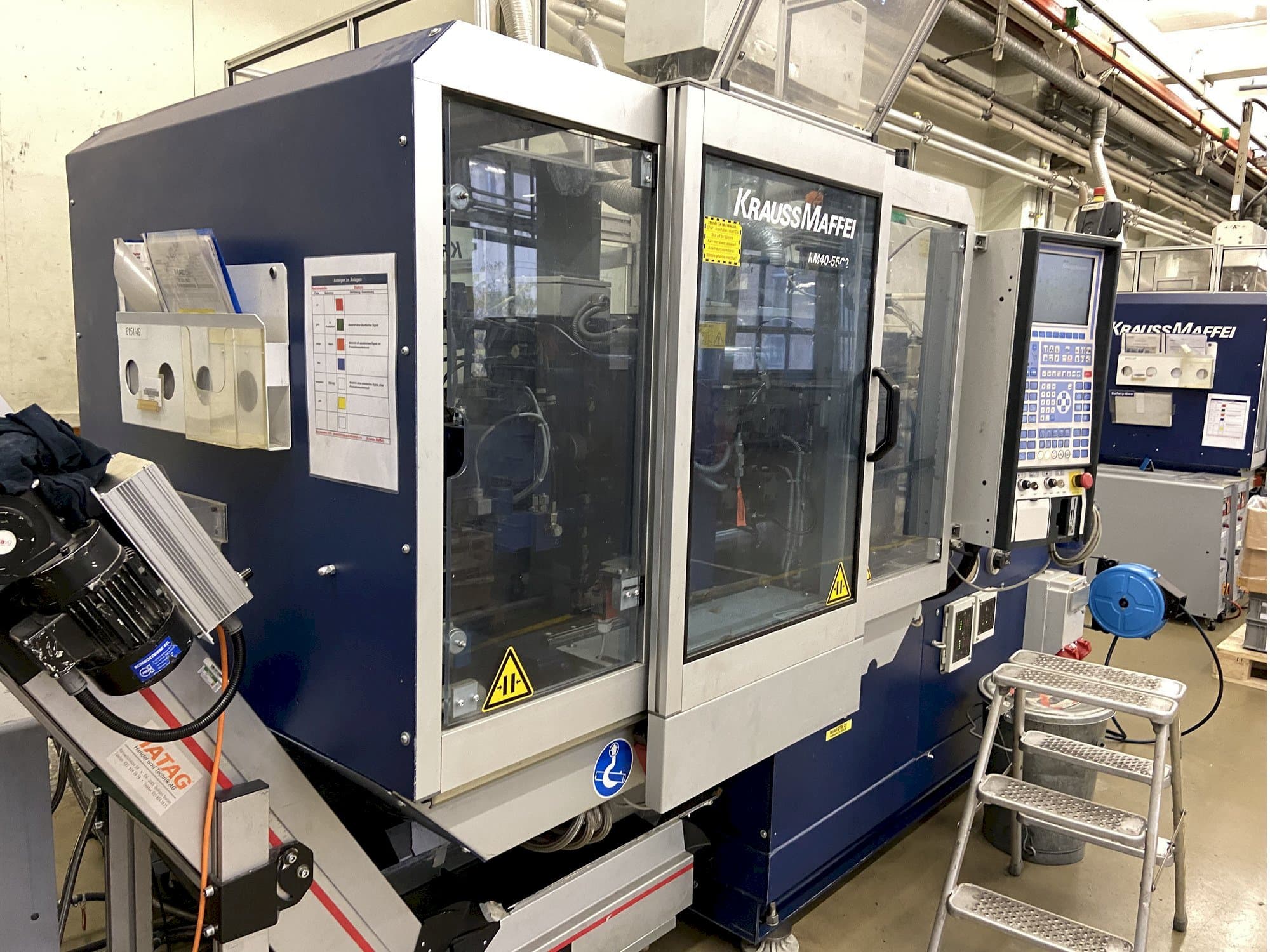 Čelní pohled  na Krauss Maffei 40-55 C2  stroj