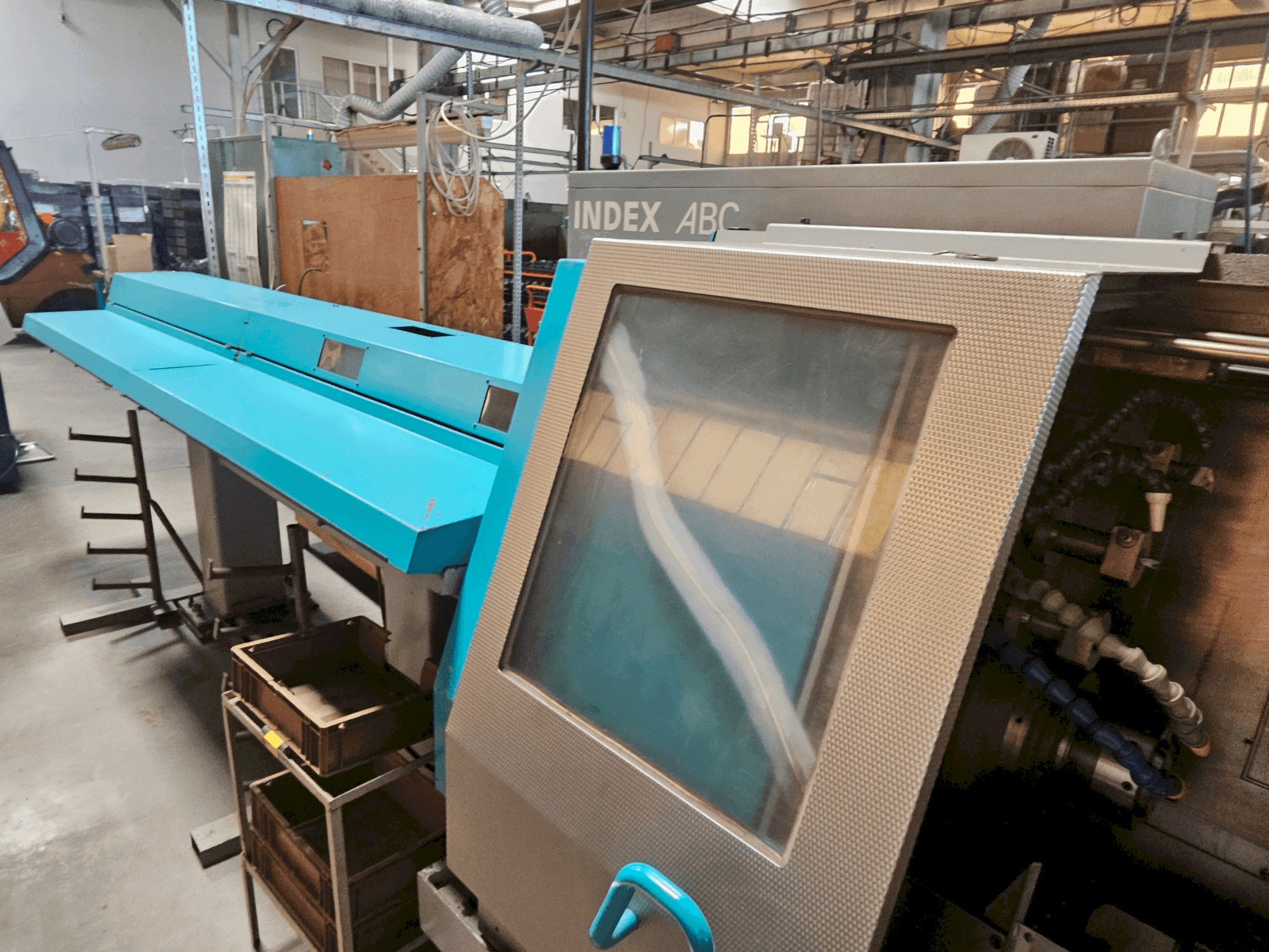 Čelní pohled  na Index ABC  stroj