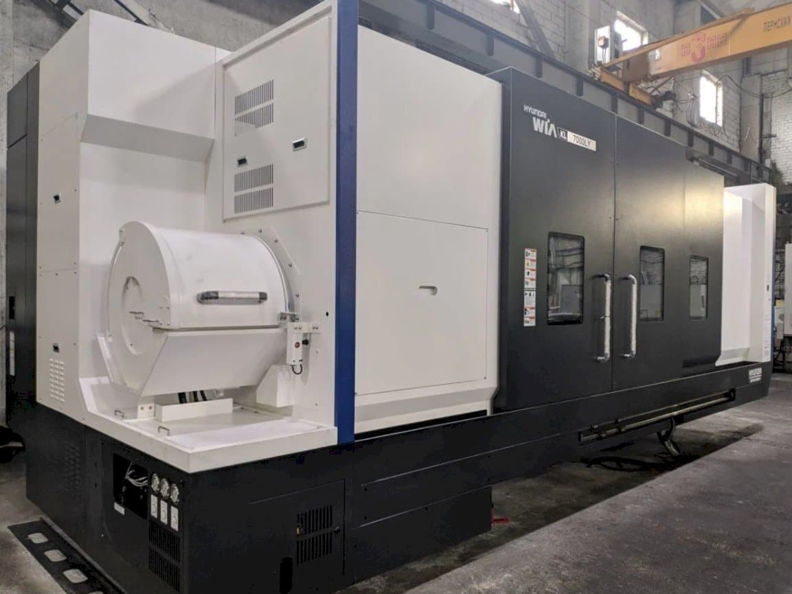 Čelní pohled  na Hyundai Wia KL 7000 LY  stroj