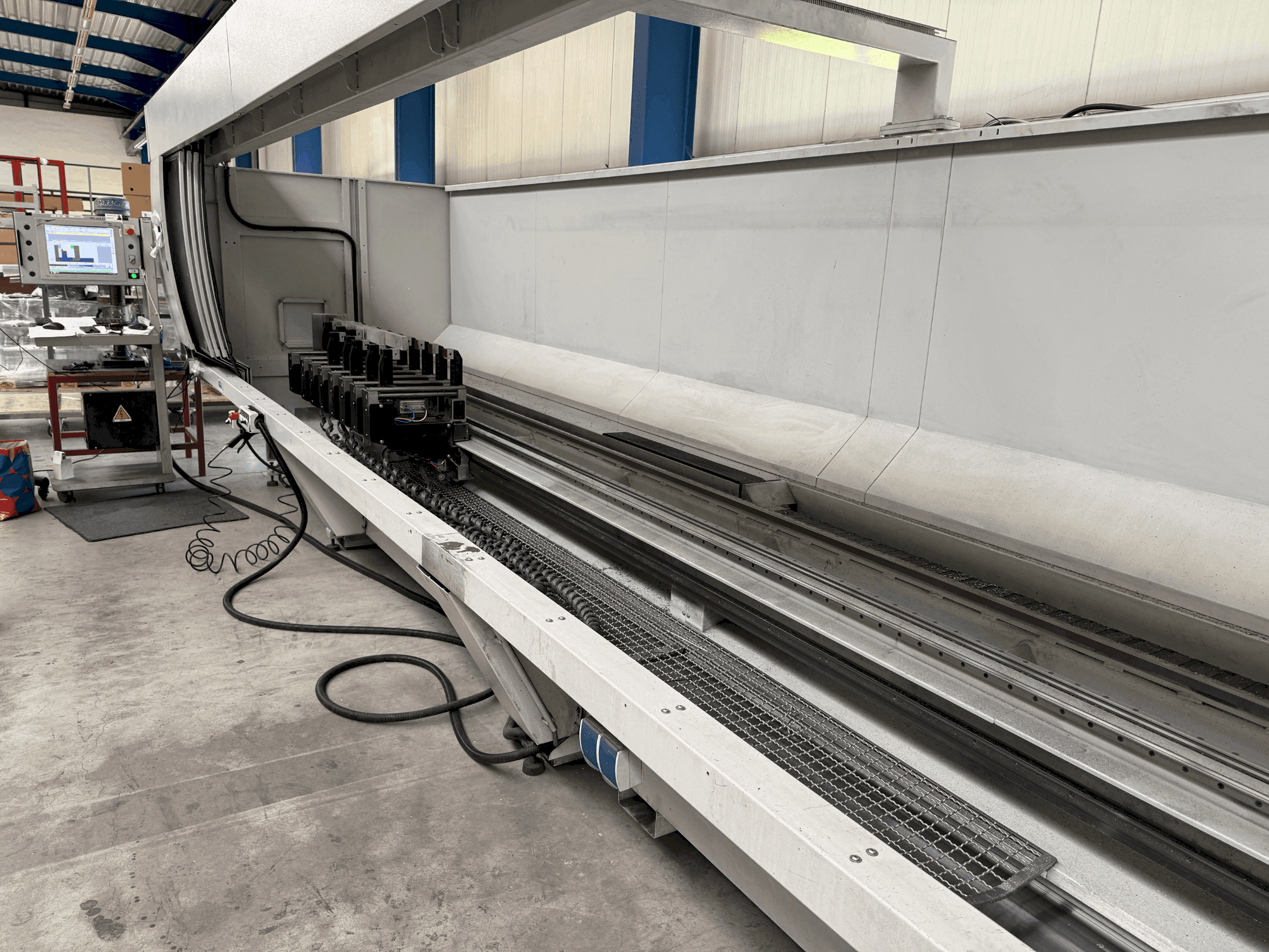 Čelní pohled  na FomIndustrie DALI 70  stroj