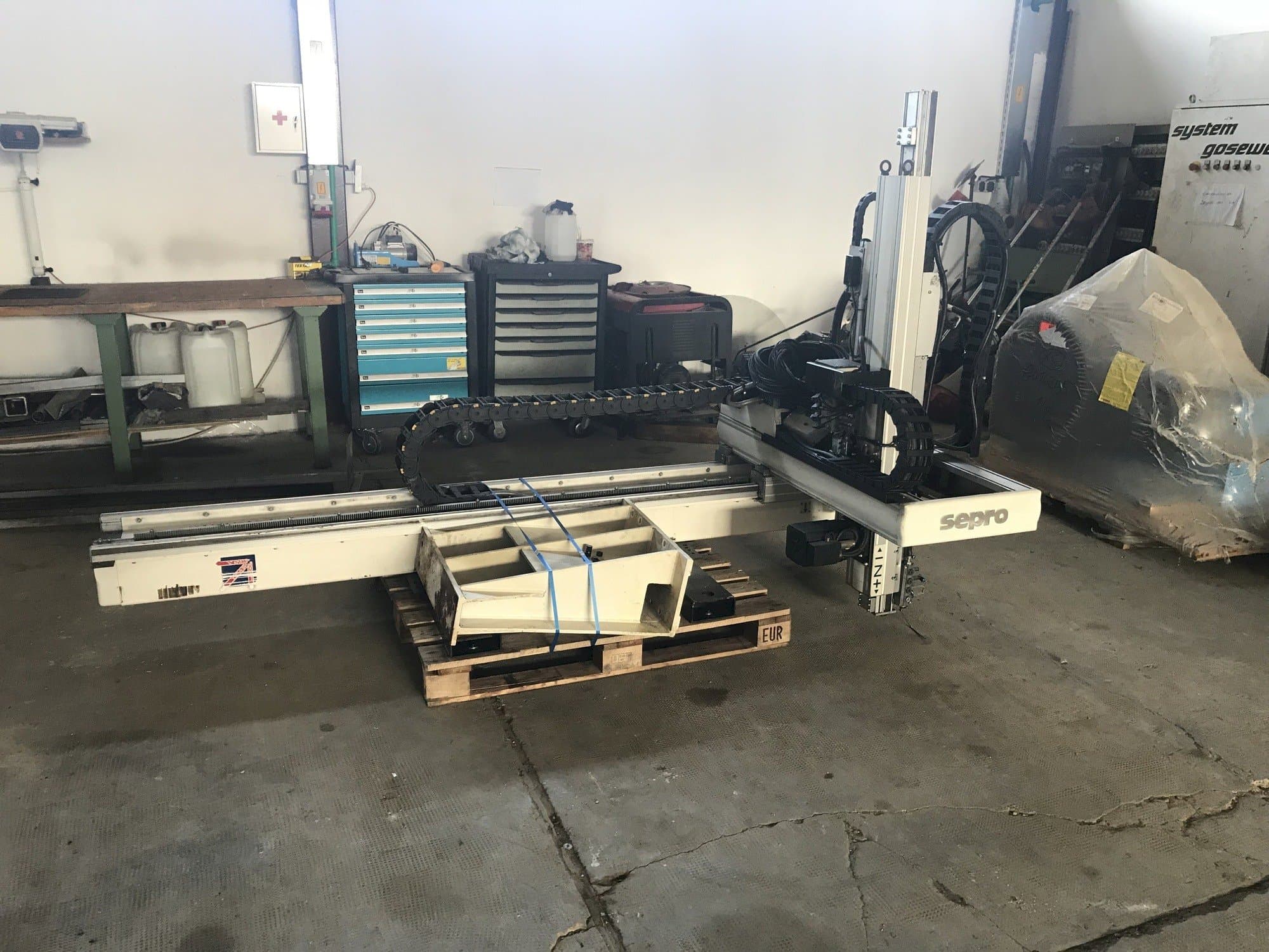 Čelní pohled  na Sepro 3021 BZ  stroj