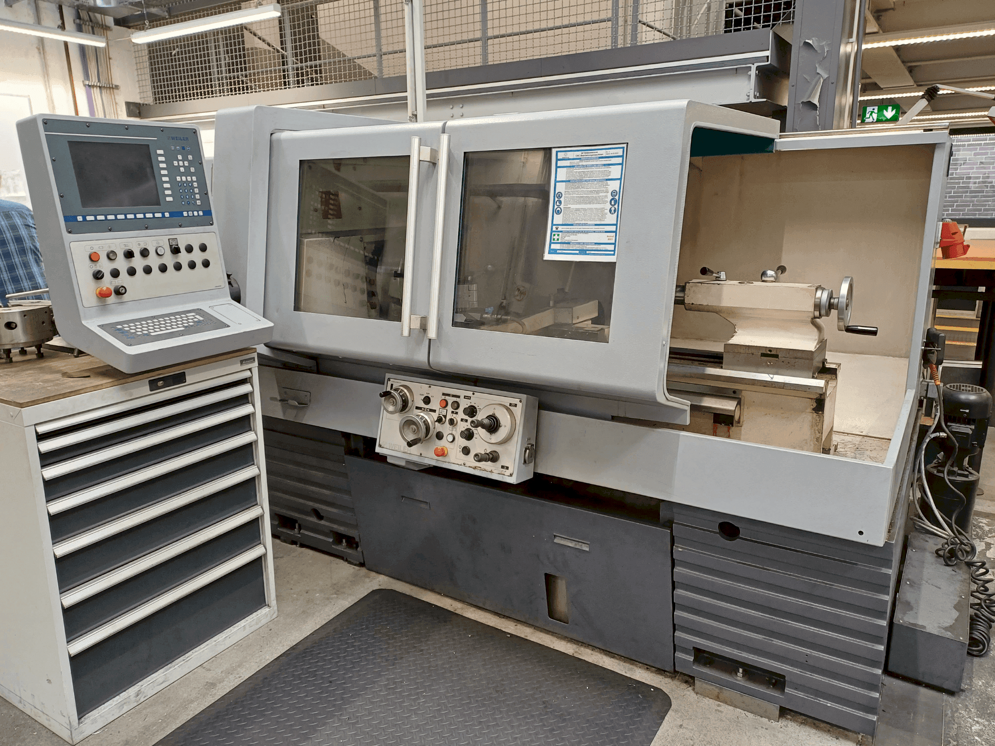 Čelní pohled  na Weiler E40  stroj