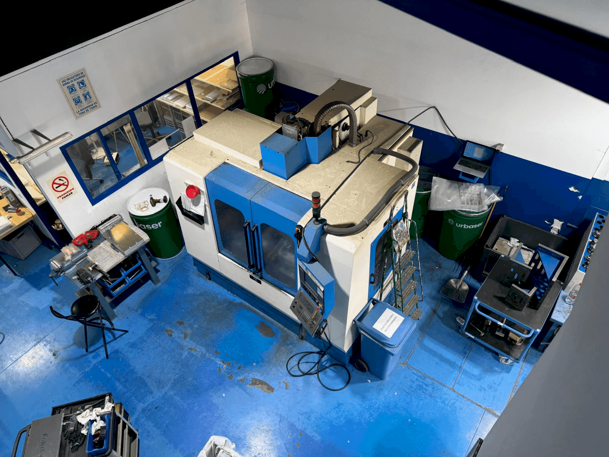 Čelní pohled  na LAGUN GVC 1000  stroj