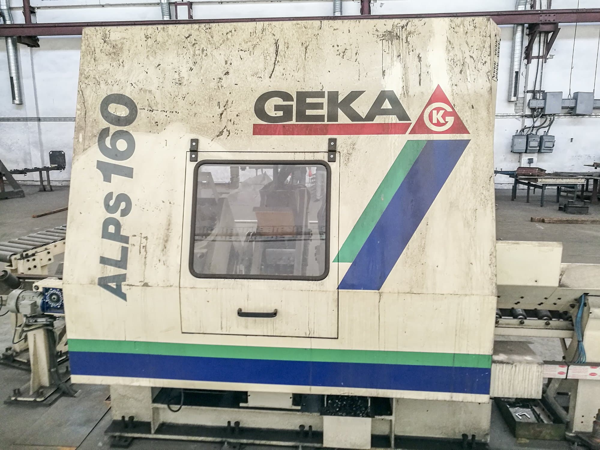 Čelní pohled  na GEKA ALPS-150 stroj