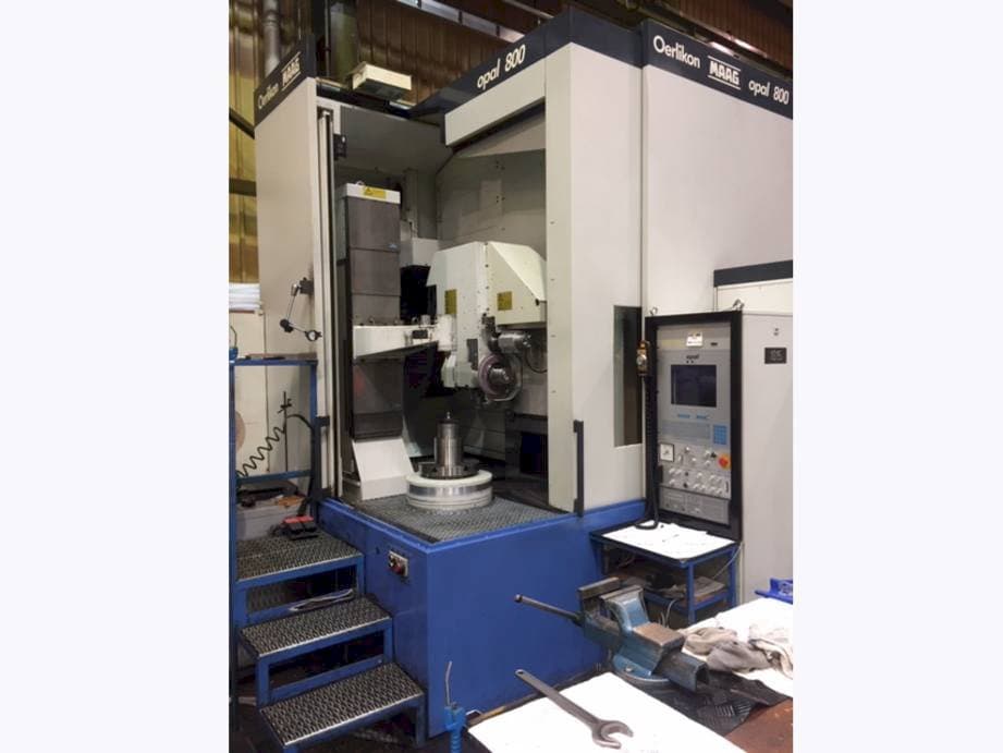 Čelní pohled  na Oerlikon MAAG OPAL 800  stroj