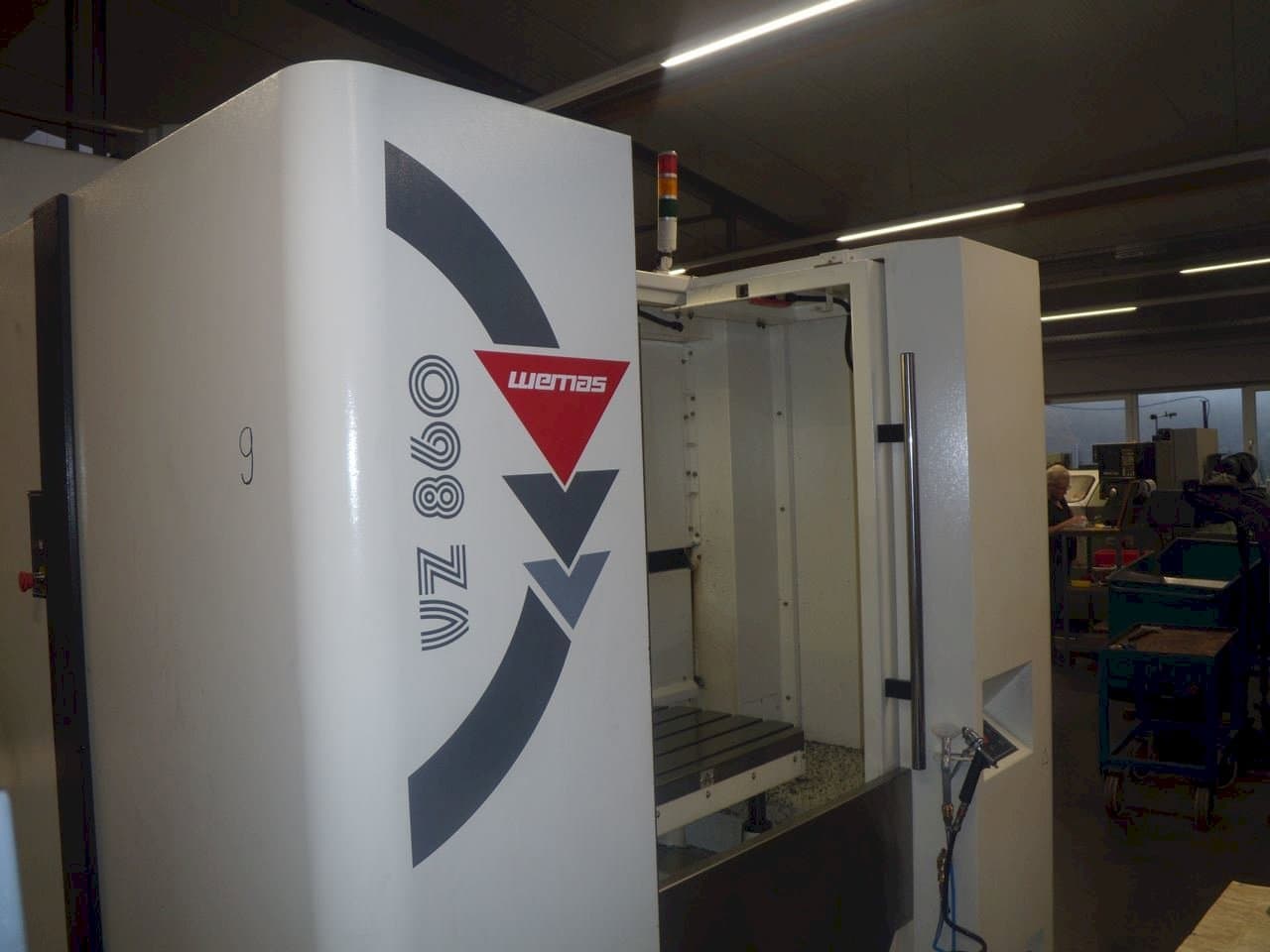 Čelní pohled  na WEMAS VZ 860 APC  stroj