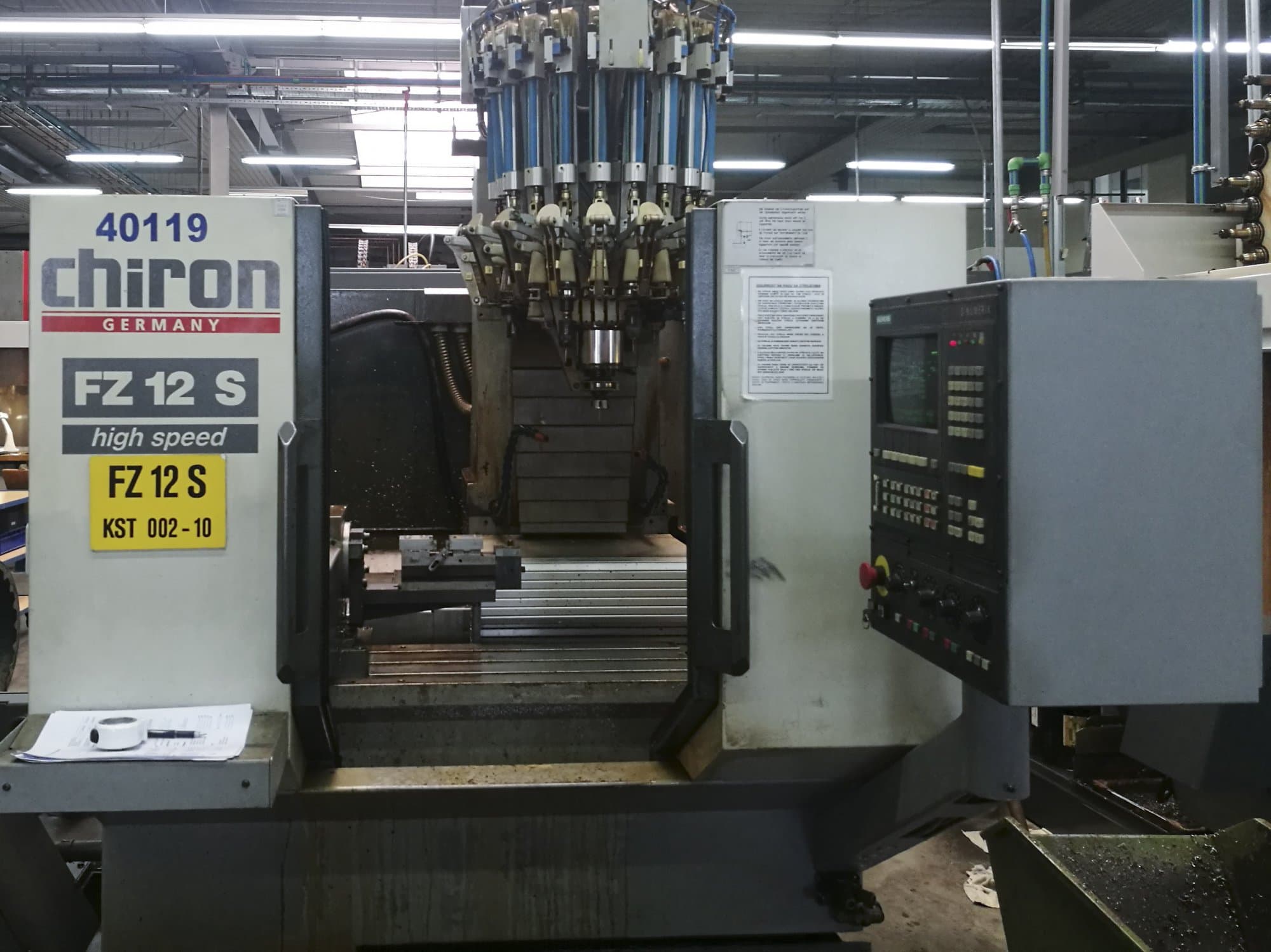 Čelní pohled  na Chiron FZ 12 S stroj