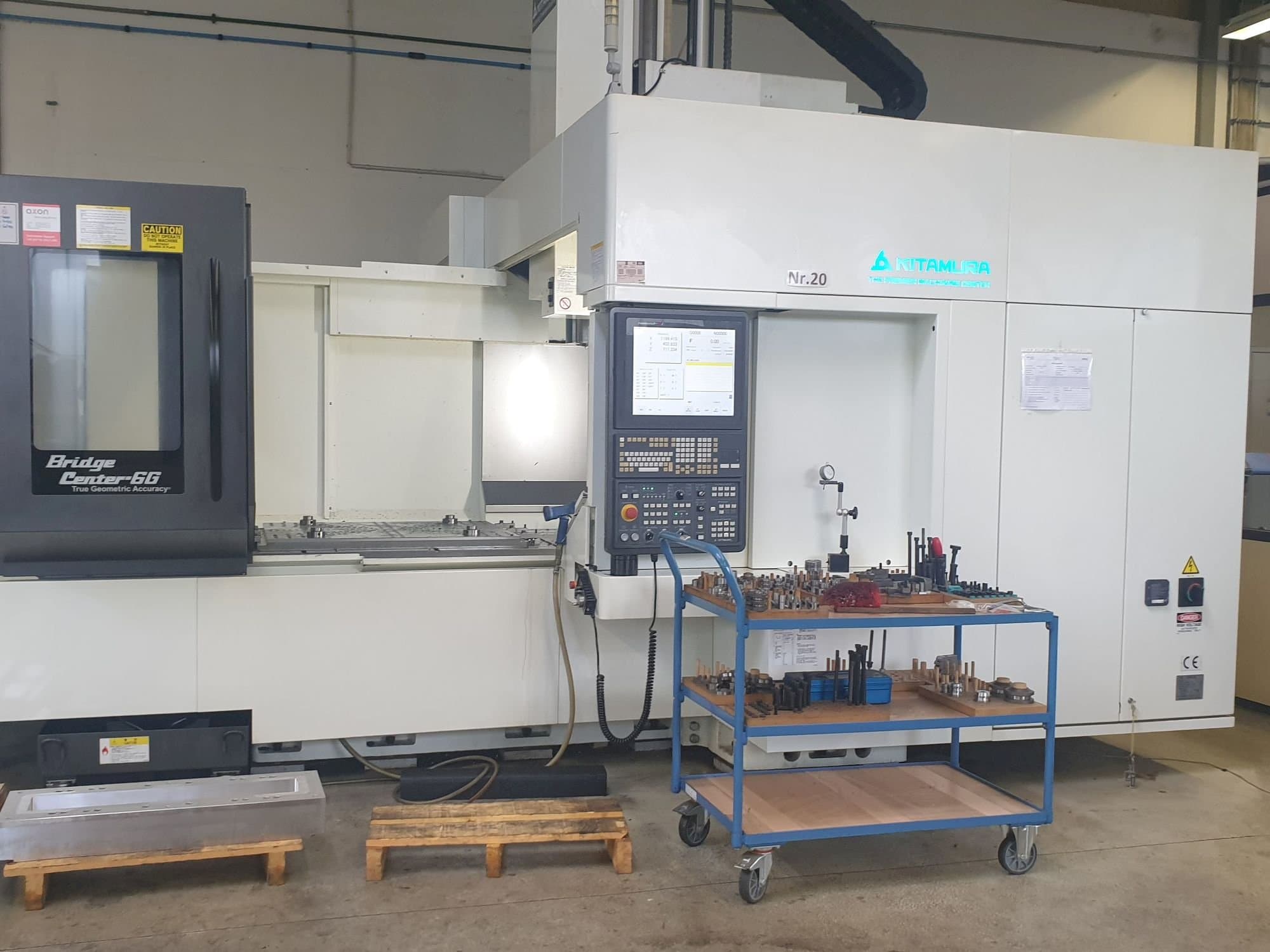 Čelní pohled  na Kitamura Bridge Center 6G  stroj