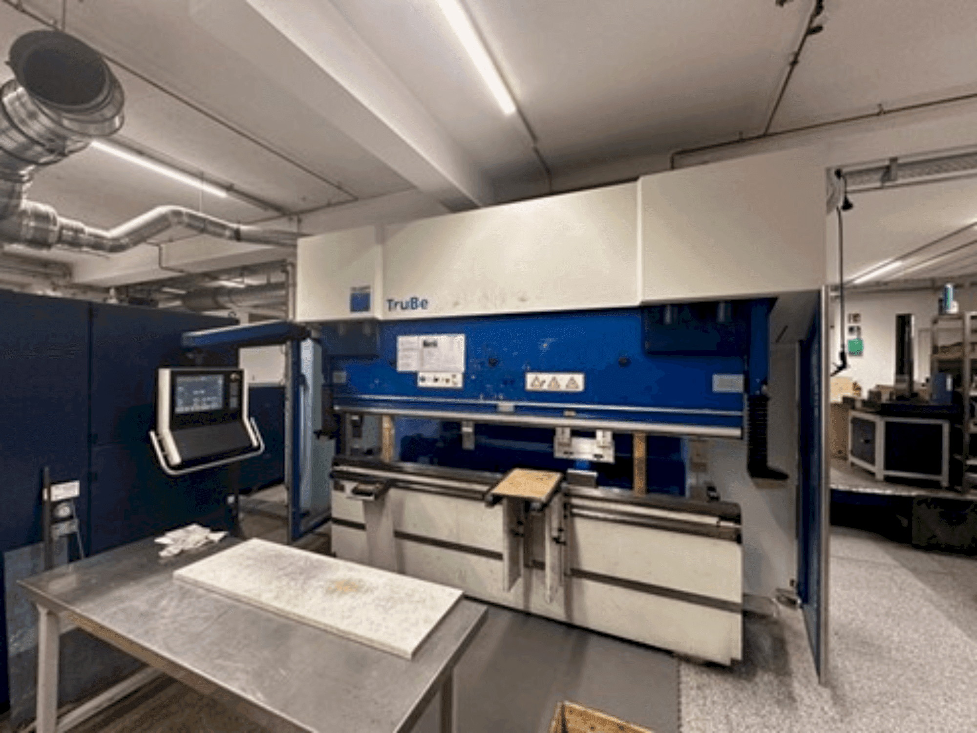 Čelní pohled  na TRUMPF TruBend 5170  stroj