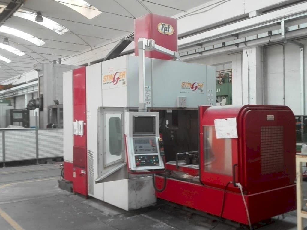 Čelní pohled  na FPT Stinger  stroj