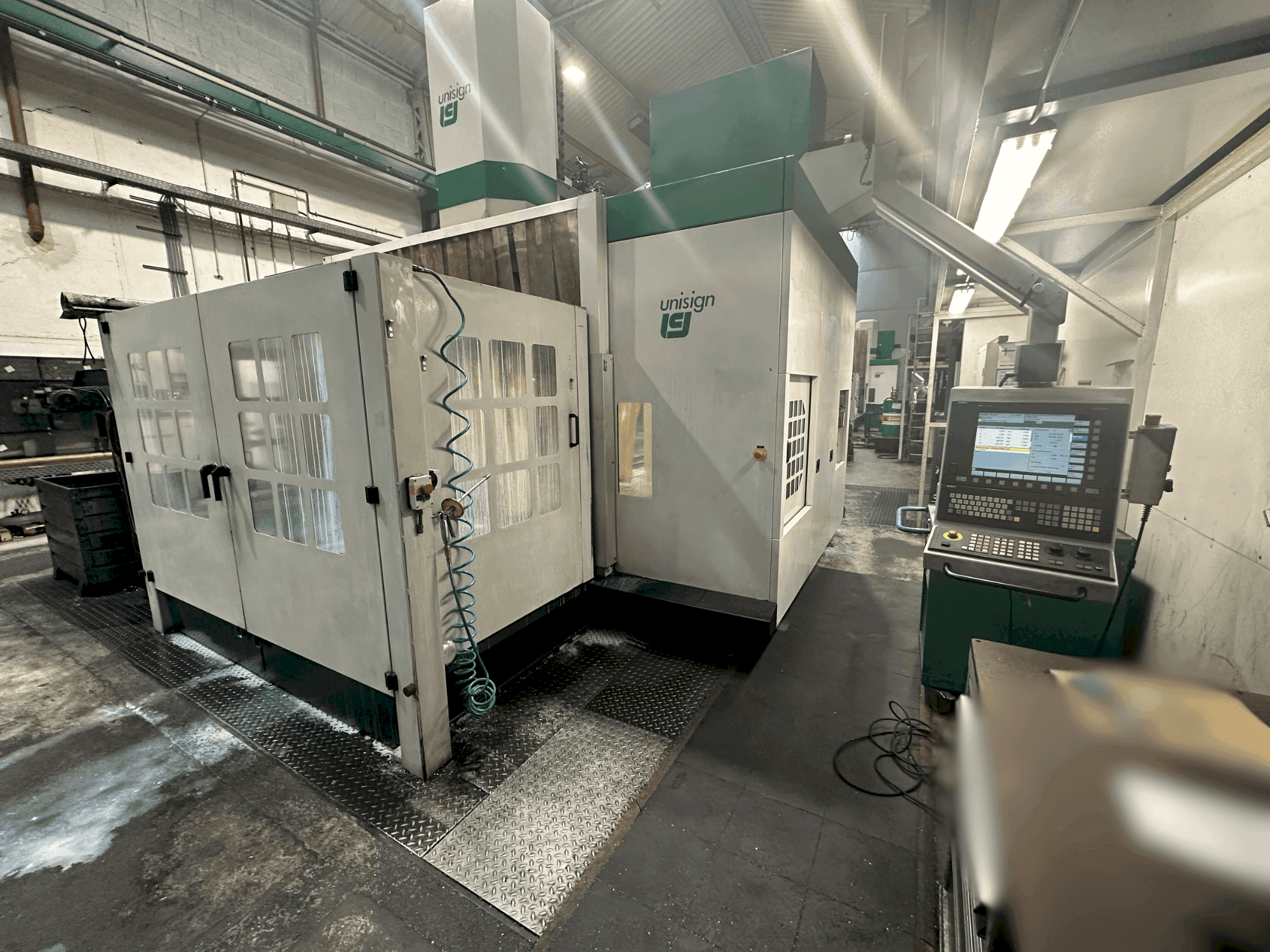 Čelní pohled  na Unisign UNIPORT 6000  stroj