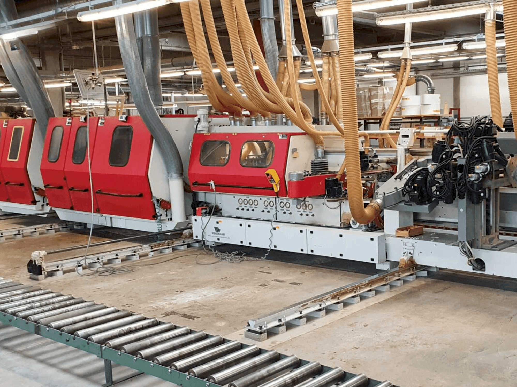 Čelní pohled  na WEHRMANN Combima  stroj