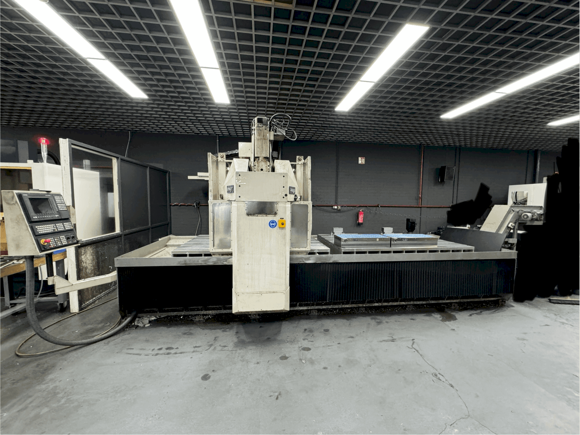 Čelní pohled  na Unisign Uniport 4  stroj