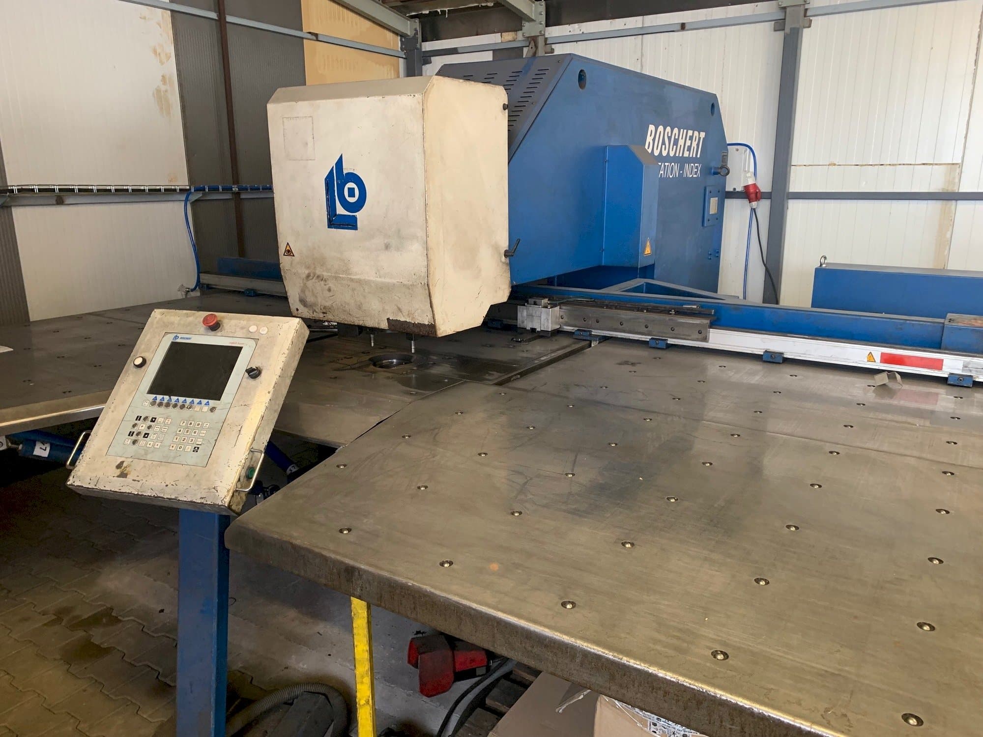 Čelní pohled  na Boschert EL 1250 Rota-Index  stroj