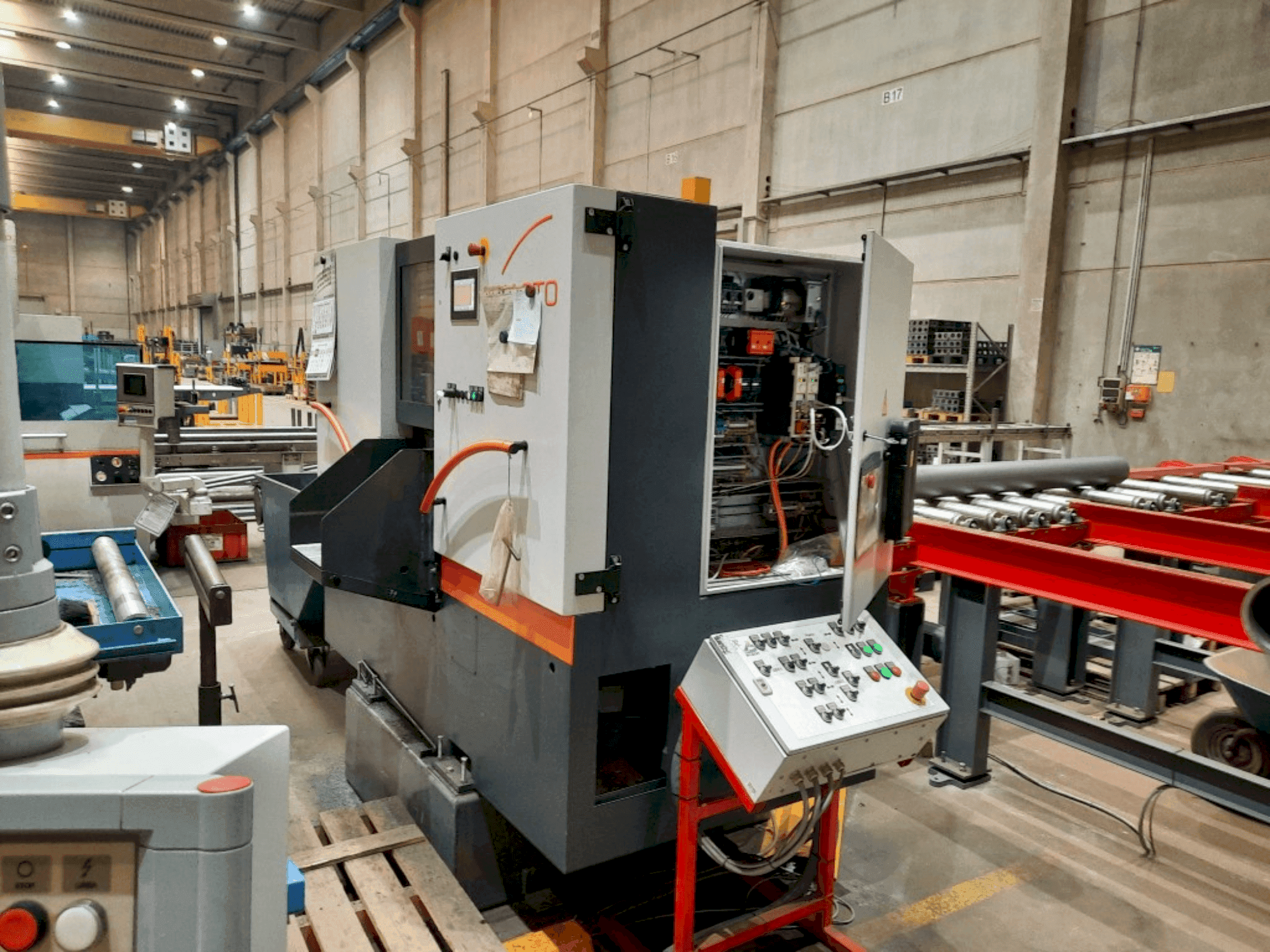 Čelní pohled  na KASTO WIN A3.3  stroj