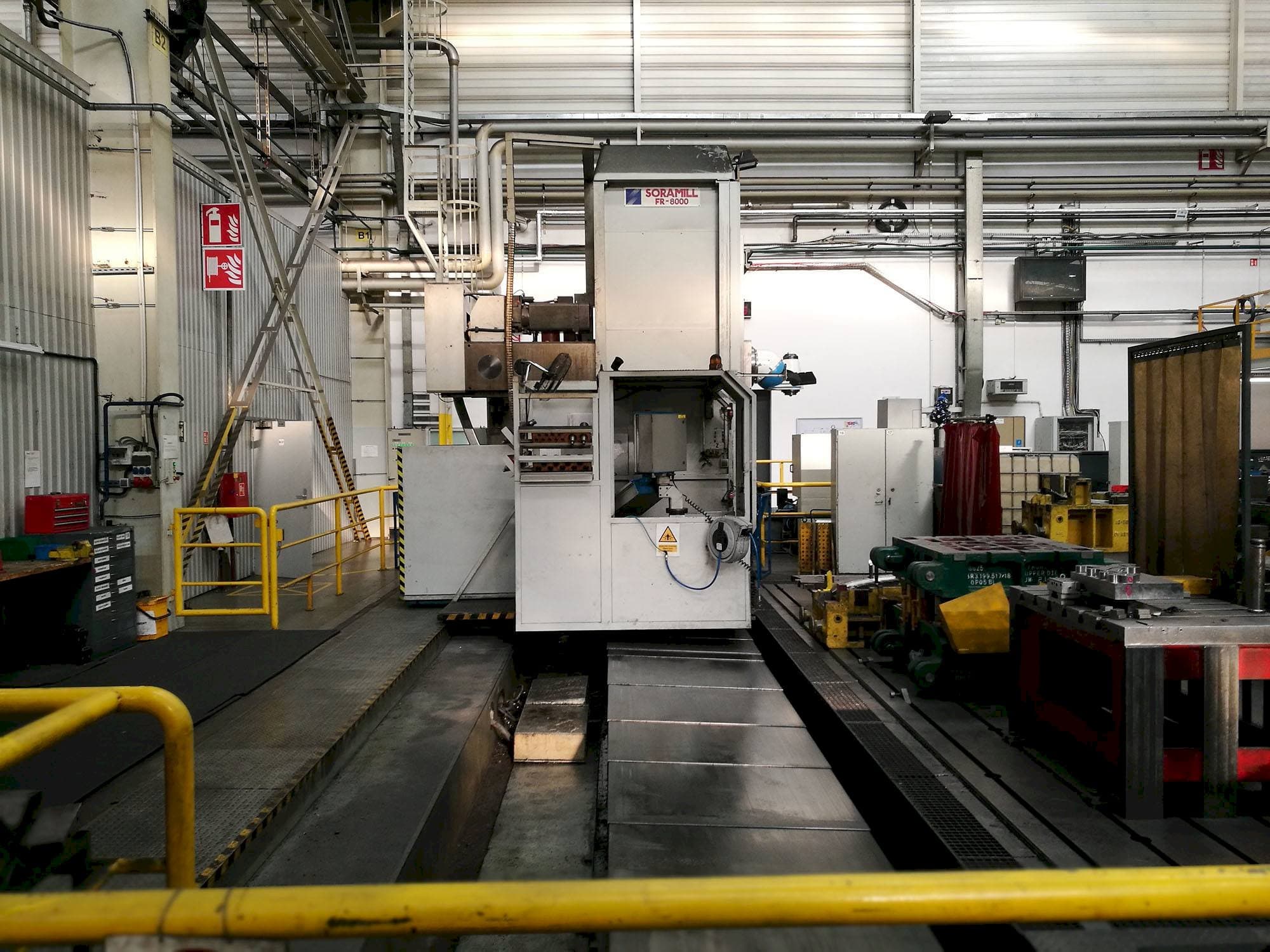 Čelní pohled  na Soraluce FR-8000  stroj