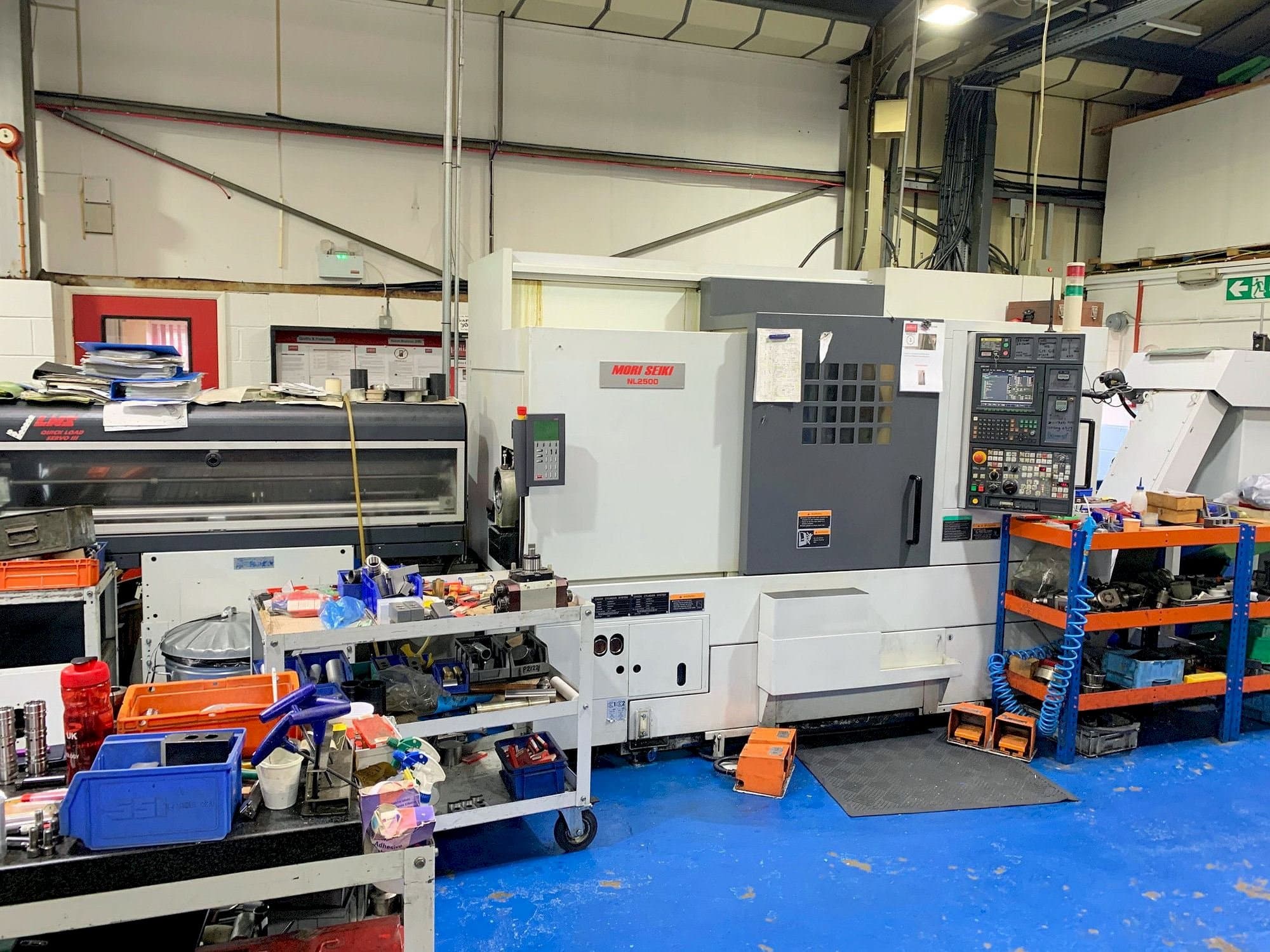 Čelní pohled  na MORI SEIKI NL2500SY / 700  stroj