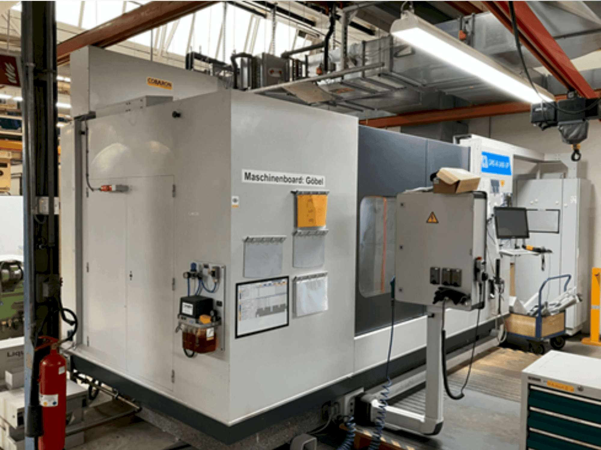 Čelní pohled  na Willi Göbel GRS-III-2400-SP  stroj