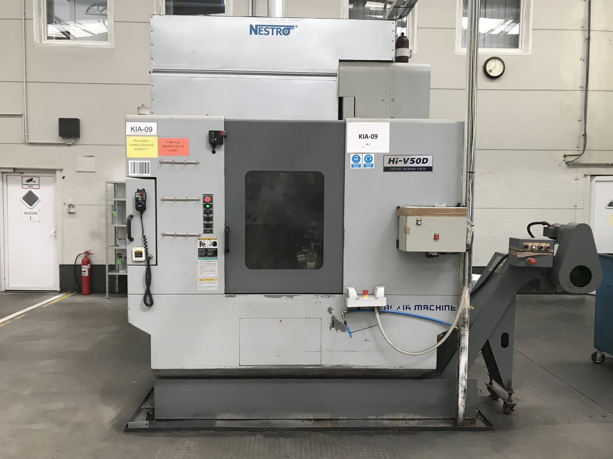 Čelní pohled  na Hyundai Kia Hi V50D  stroj