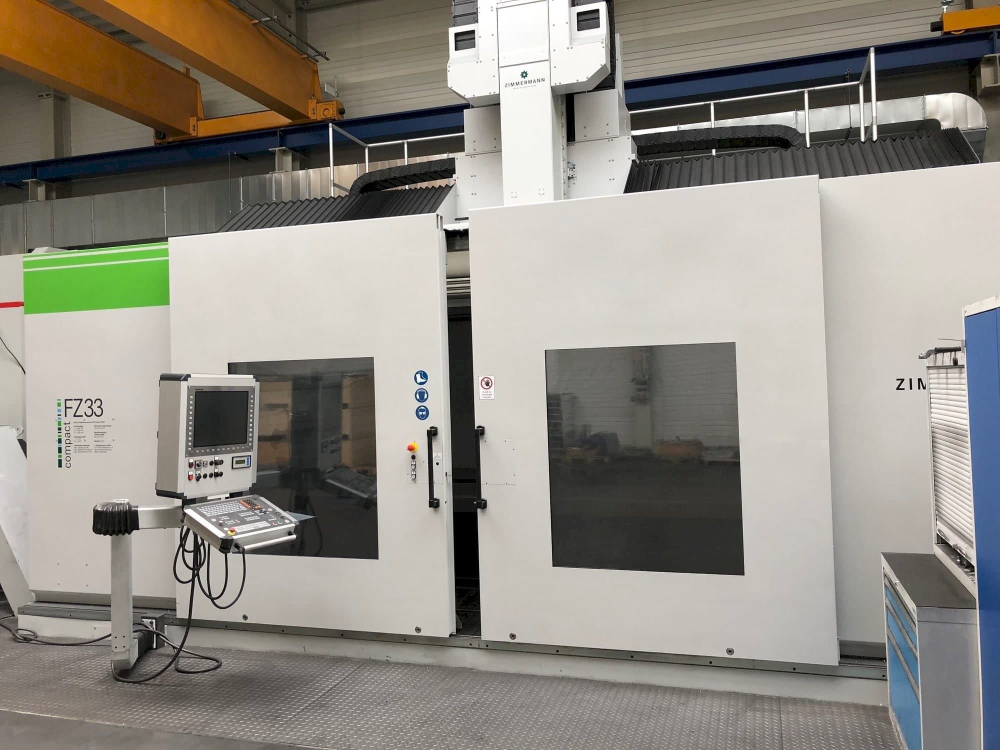 Čelní pohled  na Zimmermann FZ33C  stroj