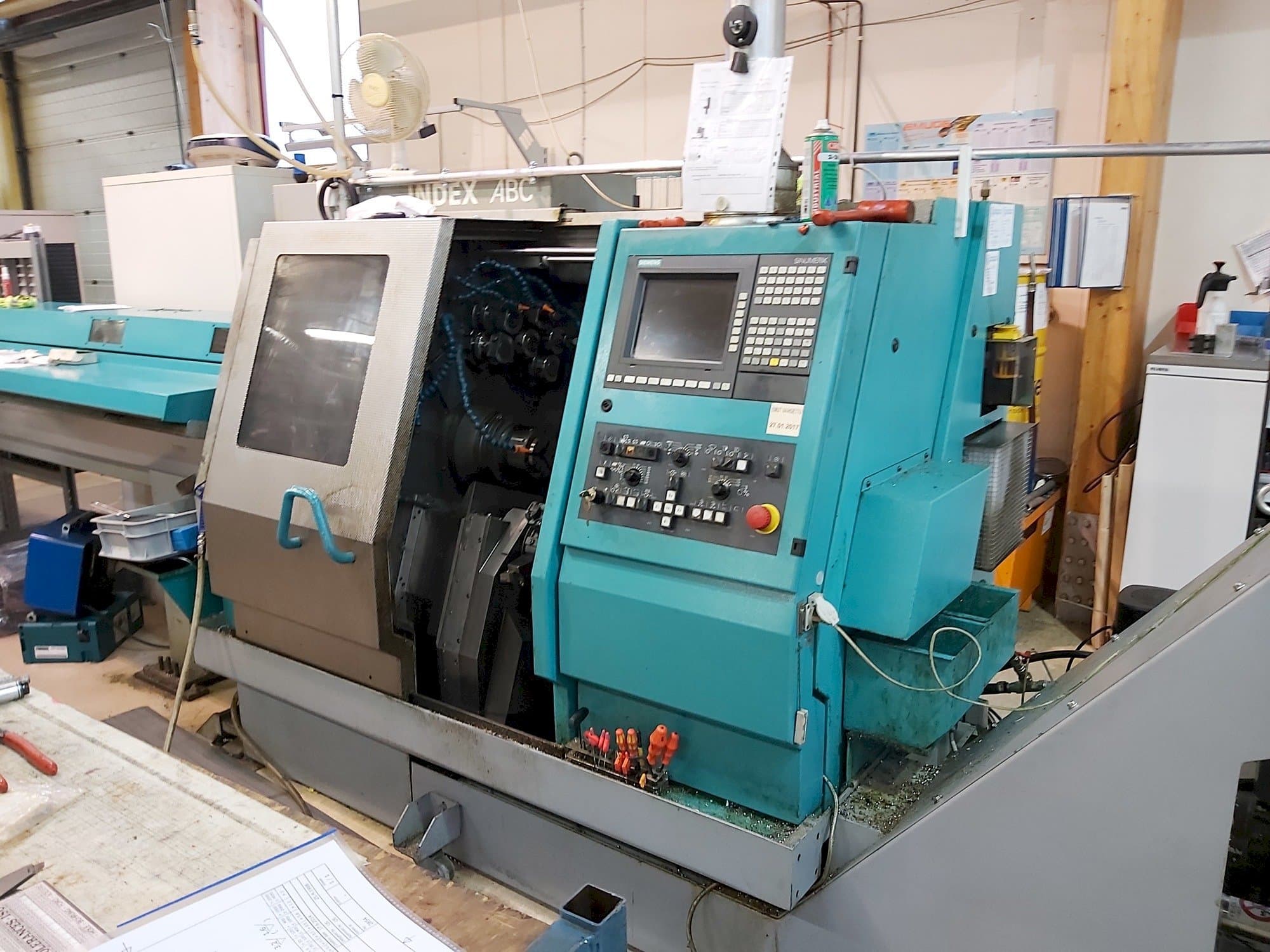 Čelní pohled  na Index ABC  stroj
