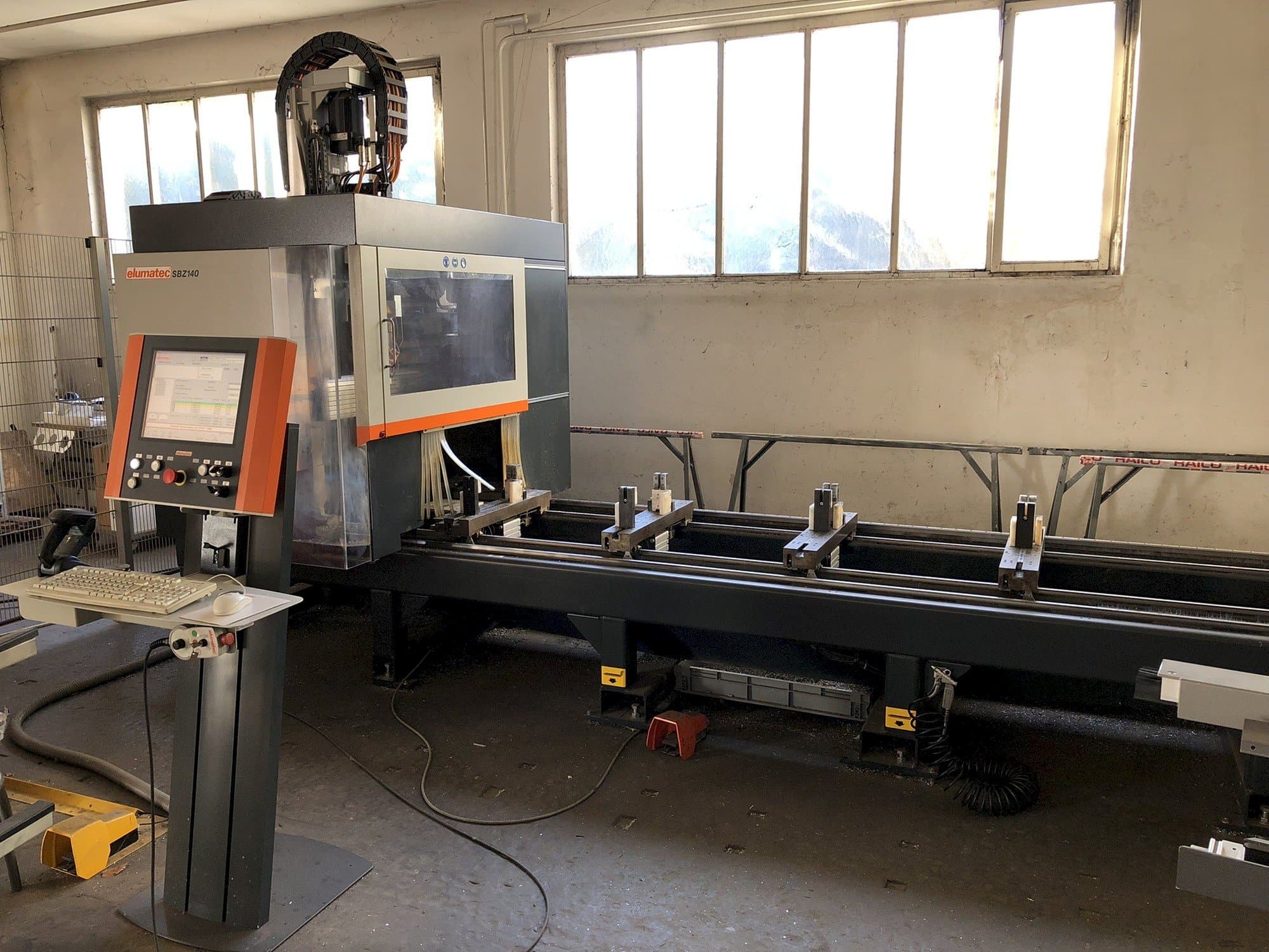 Čelní pohled  na Elumatec SBZ 140/60  stroj