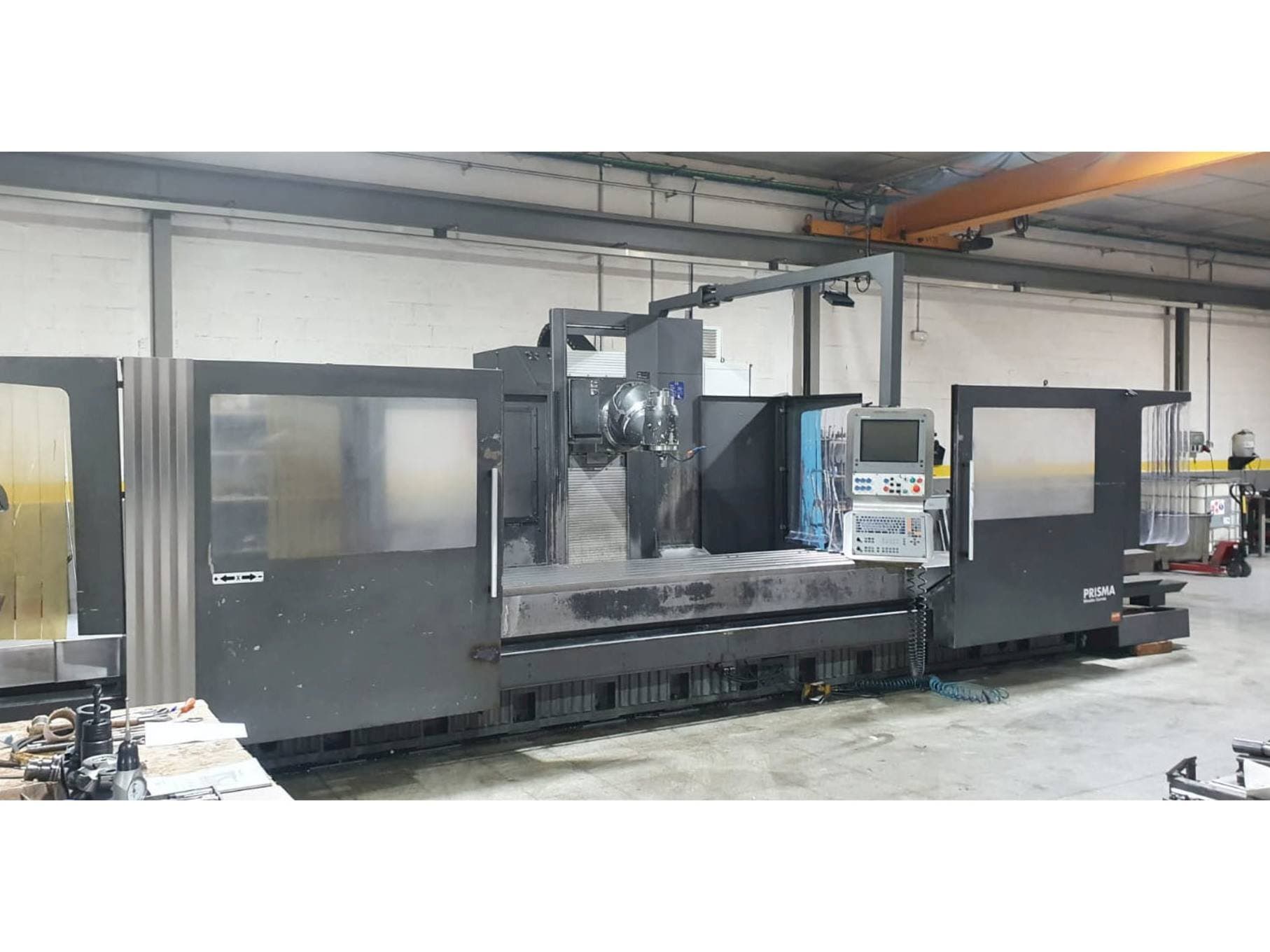 Čelní pohled  na Correa Prisma 35  stroj