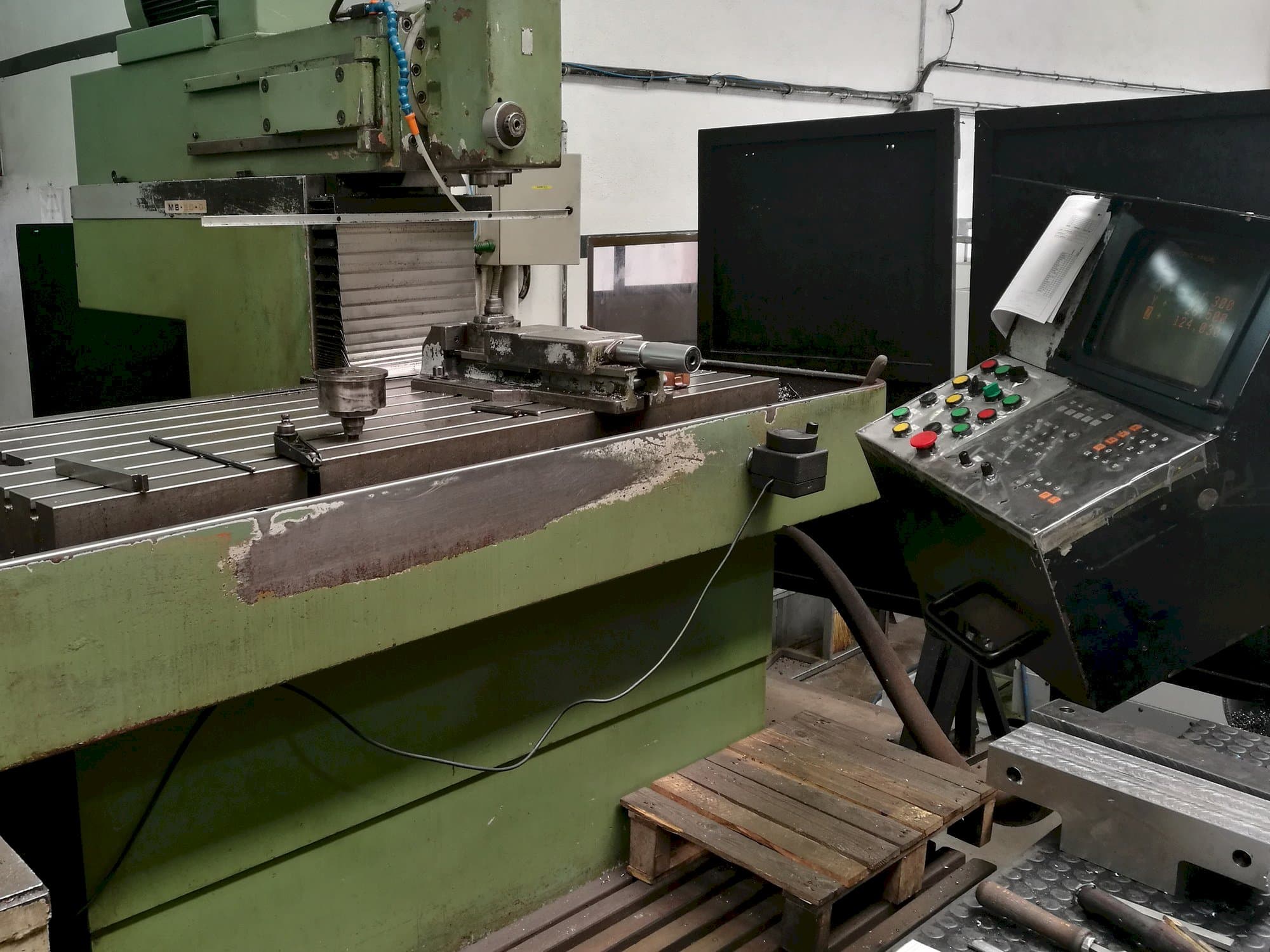 Čelní pohled  na Metba MB50-D  stroj