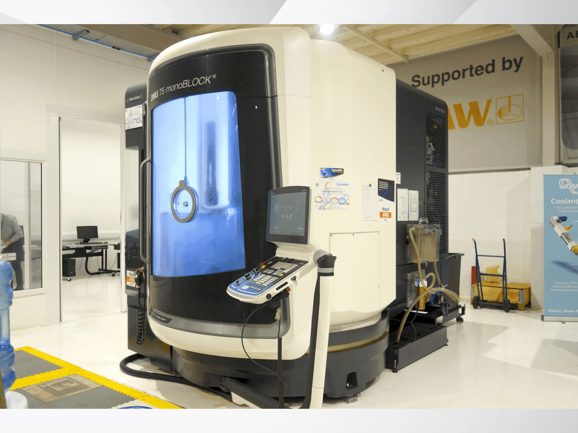 Čelní pohled  na DMG MORI DMU 75 Monoblock  stroj