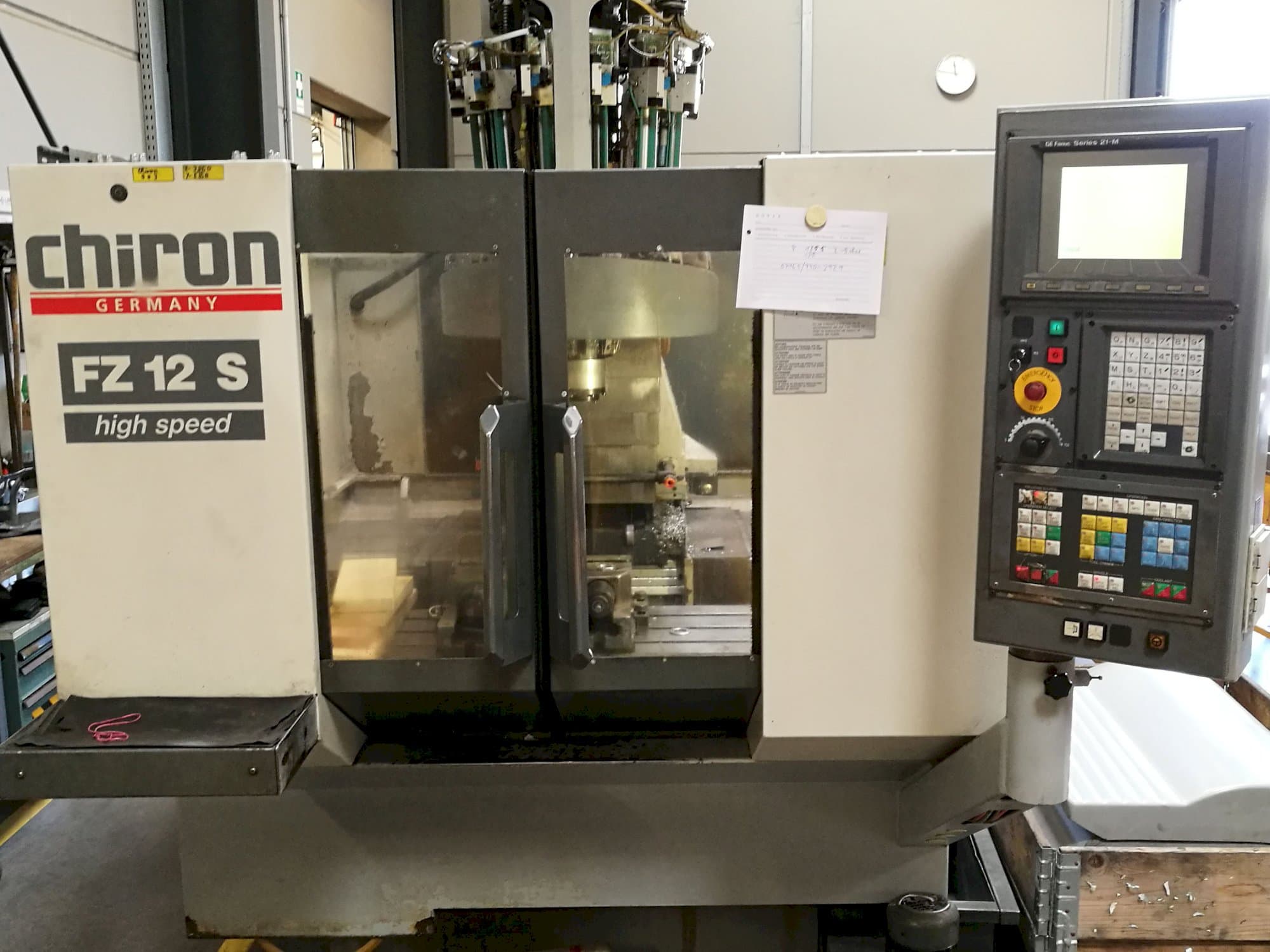 Čelní pohled  na Chiron FZ 12 S stroj