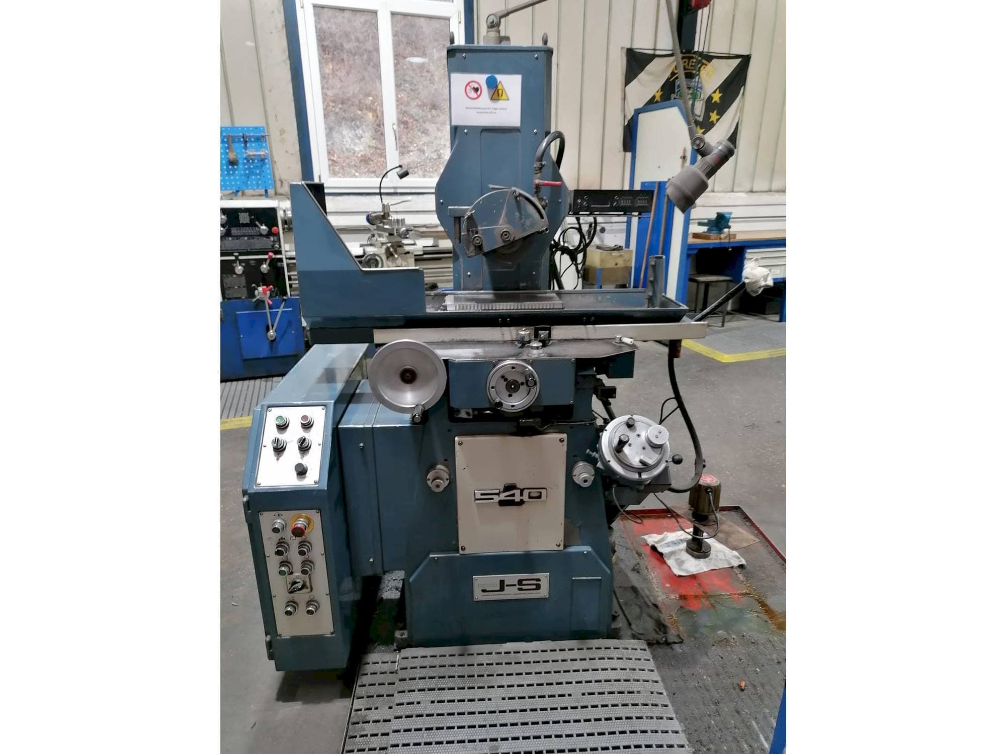 Čelní pohled  na Jones & Shipman 540  stroj