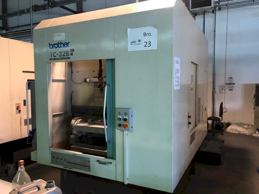 Čelní pohled  na Brother TC 32B  stroj