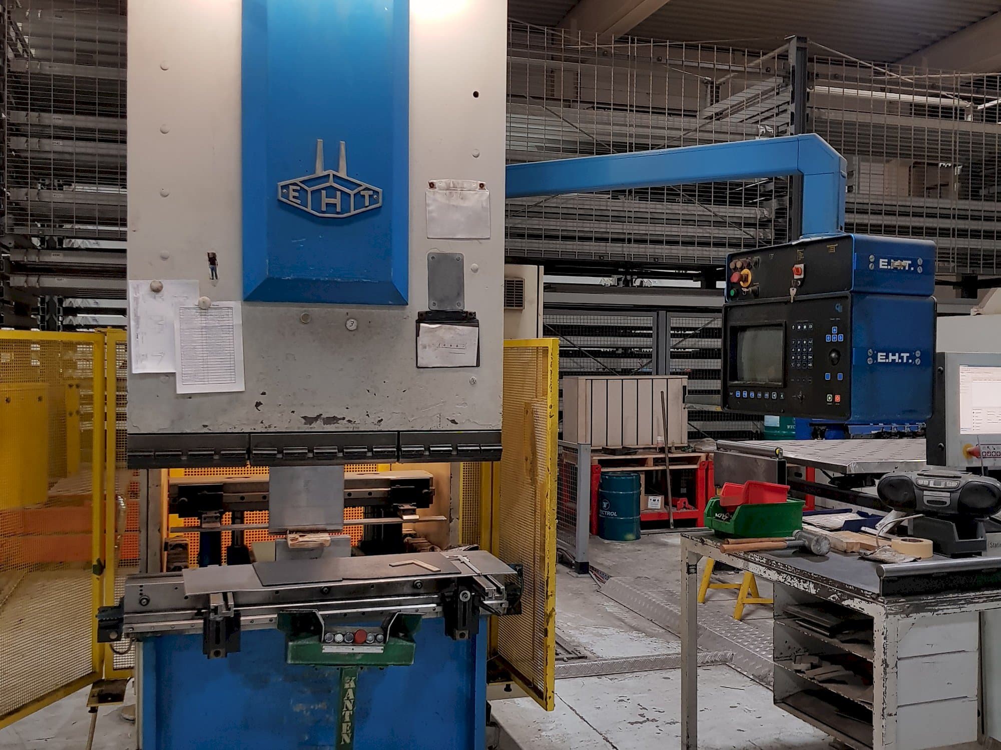 Čelní pohled  na EHT EHP 5.5-12  stroj