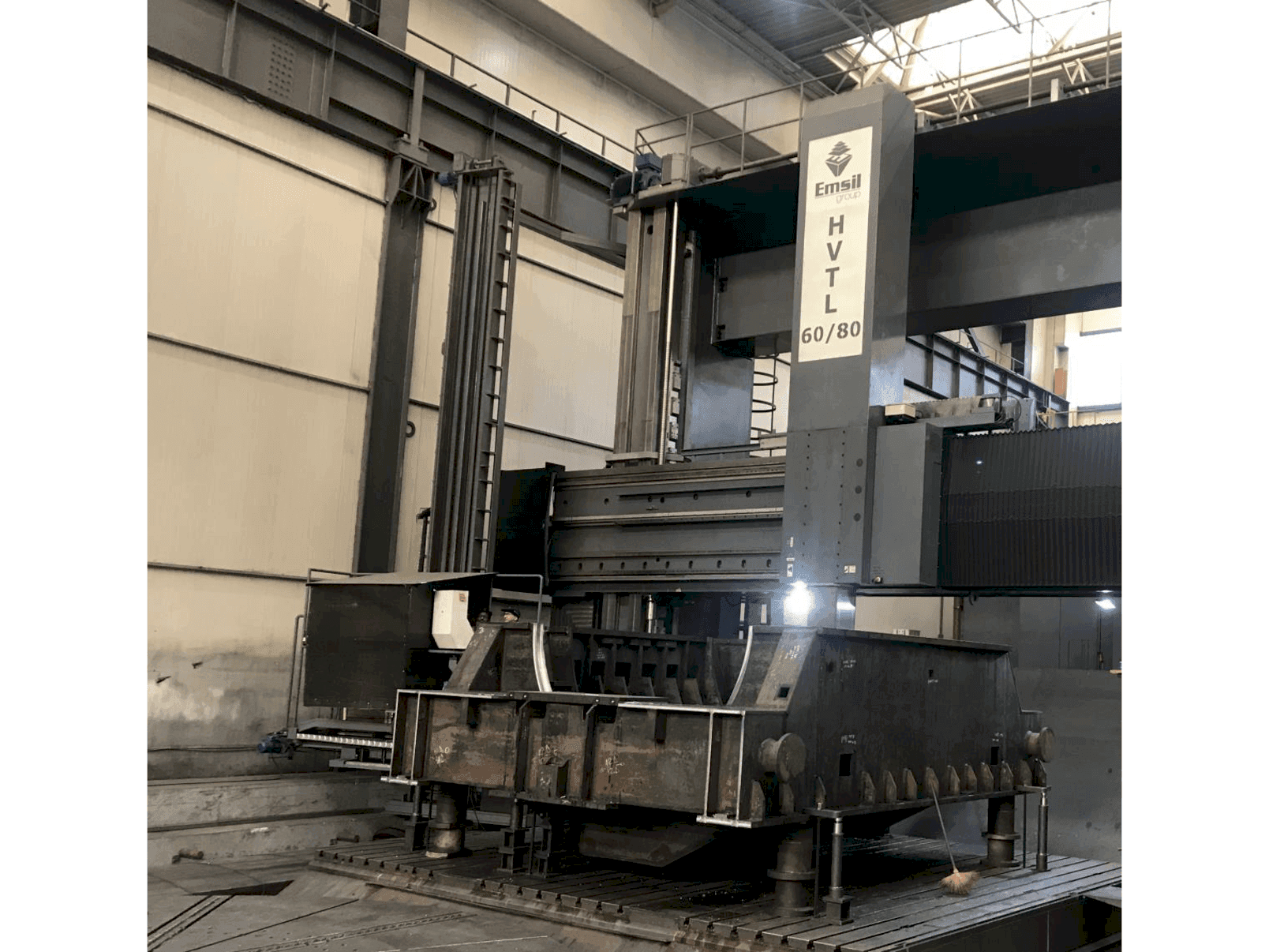 Čelní pohled  na Emsil HVTL 60/80  stroj