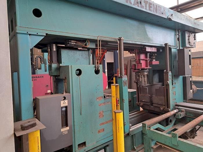 Levý boční pohled  na KALTENBACH KDX5 1015  stroj