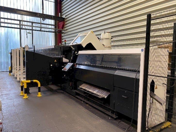 Čelní pohled  na RSA RASACUT SC 1000  stroj